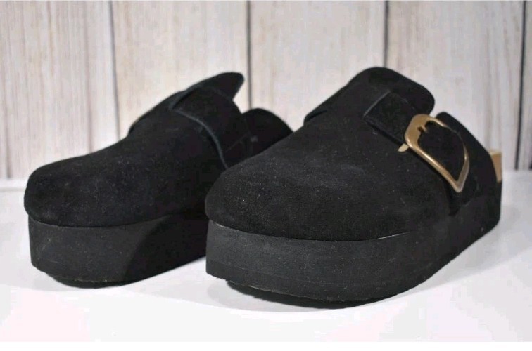Cushionaire Granola 2 Black Suede Leather Platform Clogs – Womens US Size 8(M)