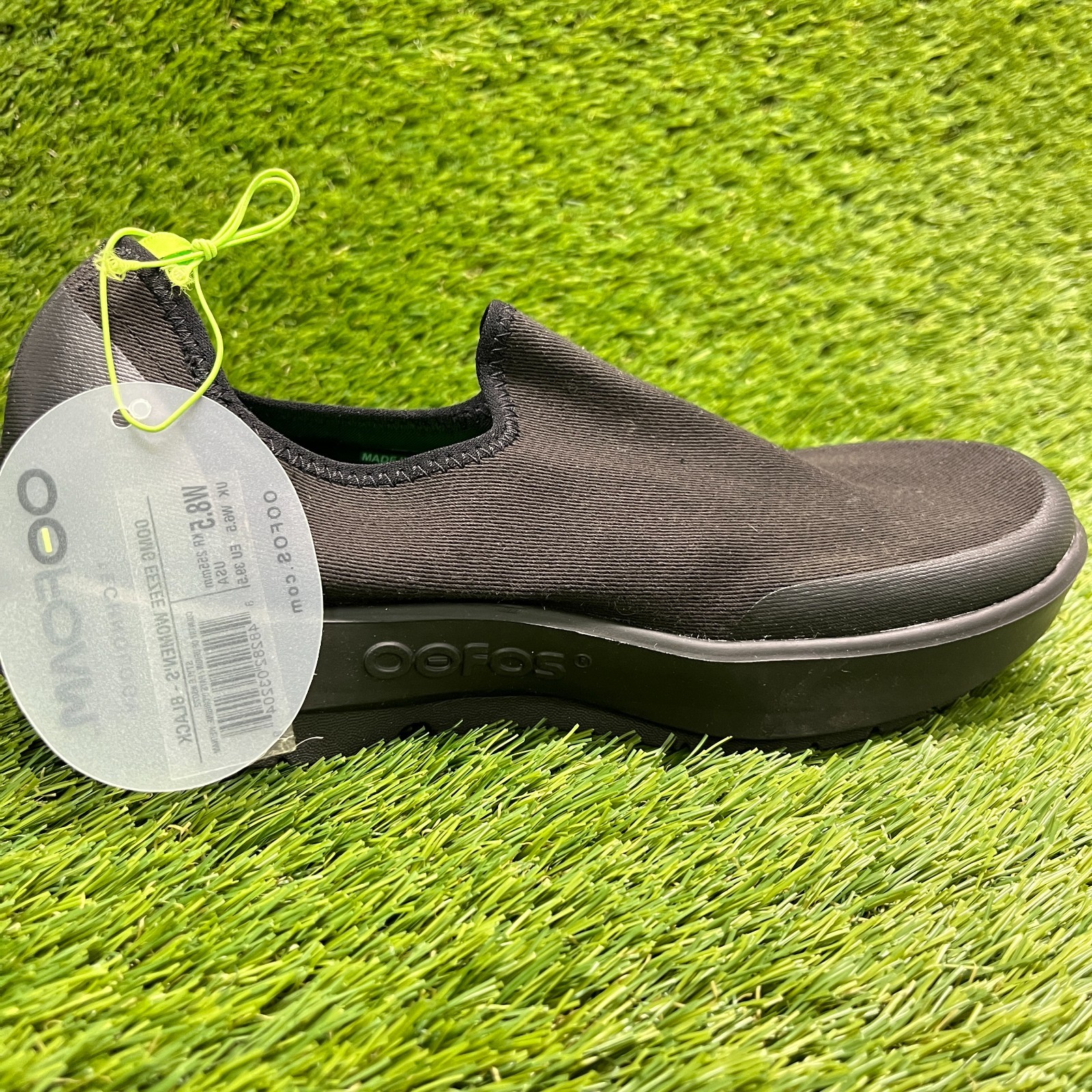 OOFOS OOmg eeZee Low Womens Size 8.5 Black Casual Walking Slip On Recovery Shoes