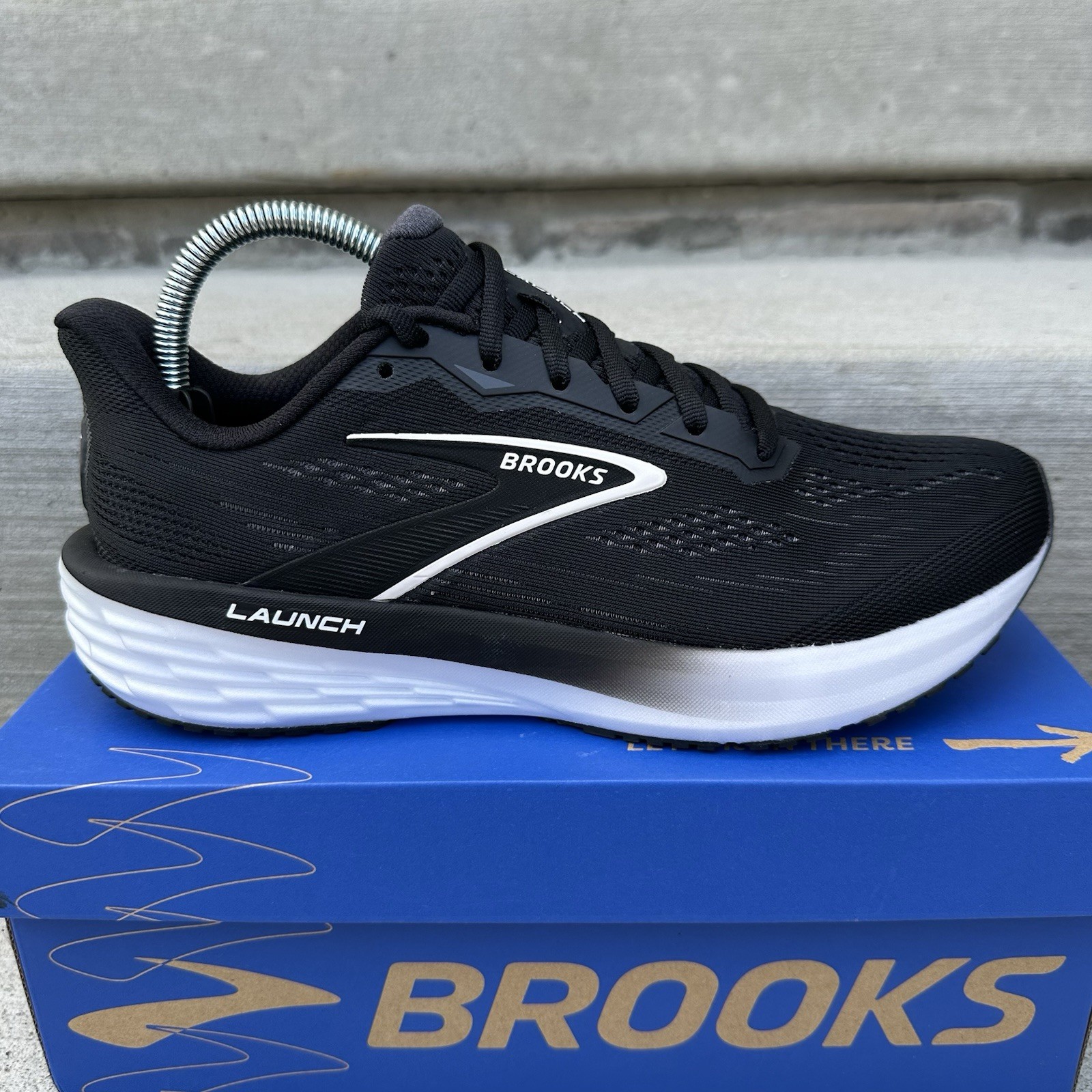 Womens 9 B – Brooks Launch 12 Black Grey White Sneaker Lace Up 120471-1B-090