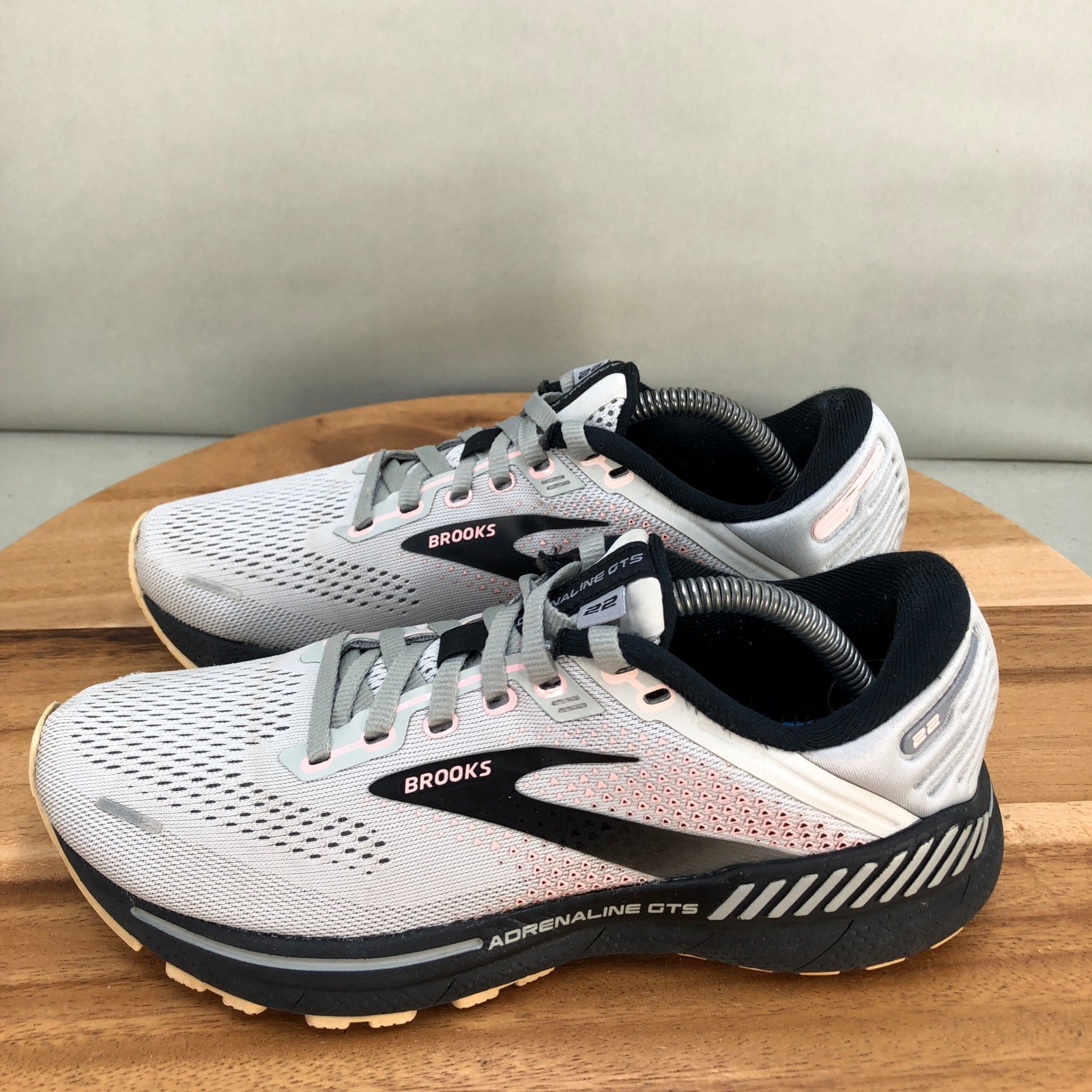 Brooks Adrenaline GTS 22 Womens Running Shoes Gray Pink Size 6 Medium B Cushion