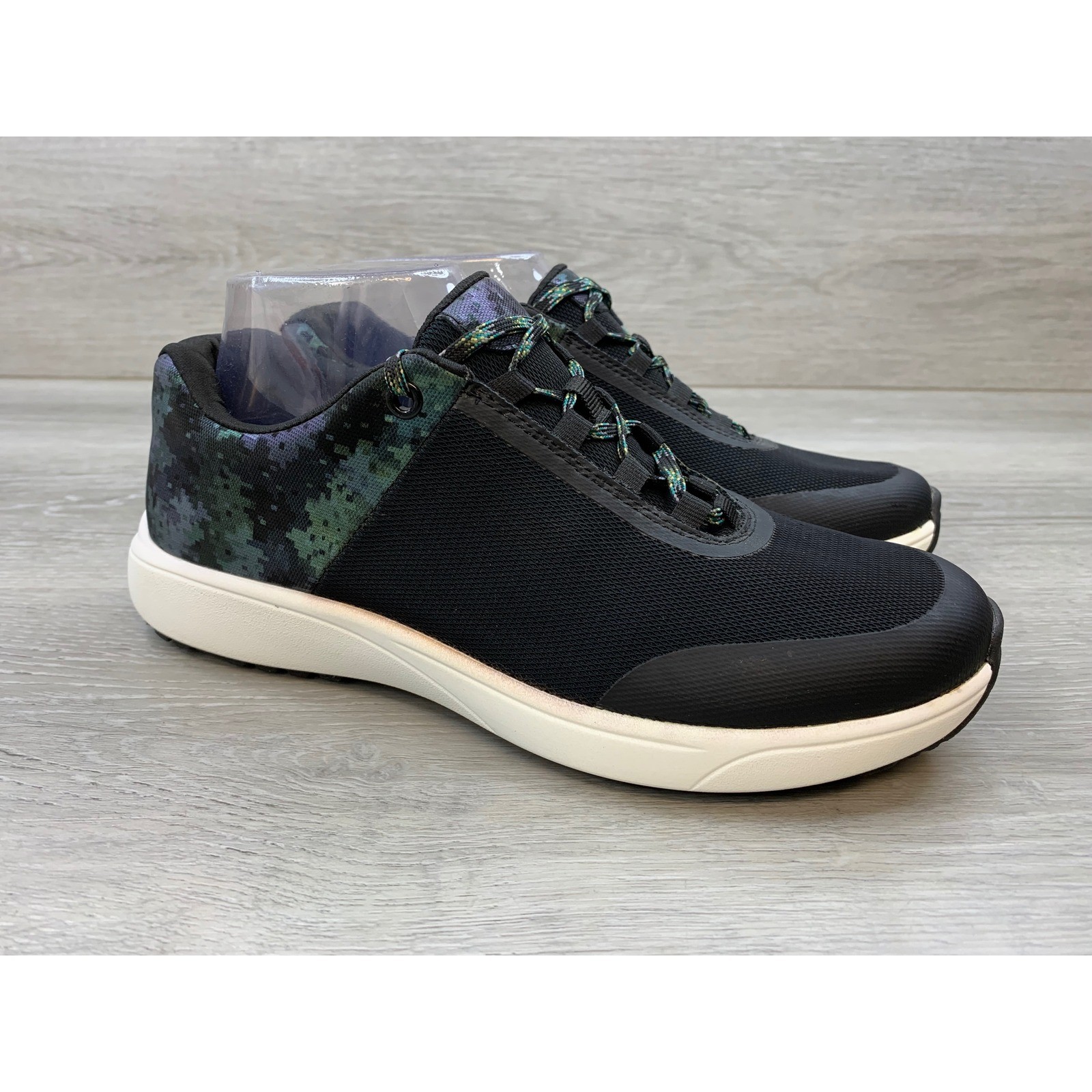 TRAQ by Alegria Jaunt Women’s Black Digital Camo 8 Smart Walking Shoes