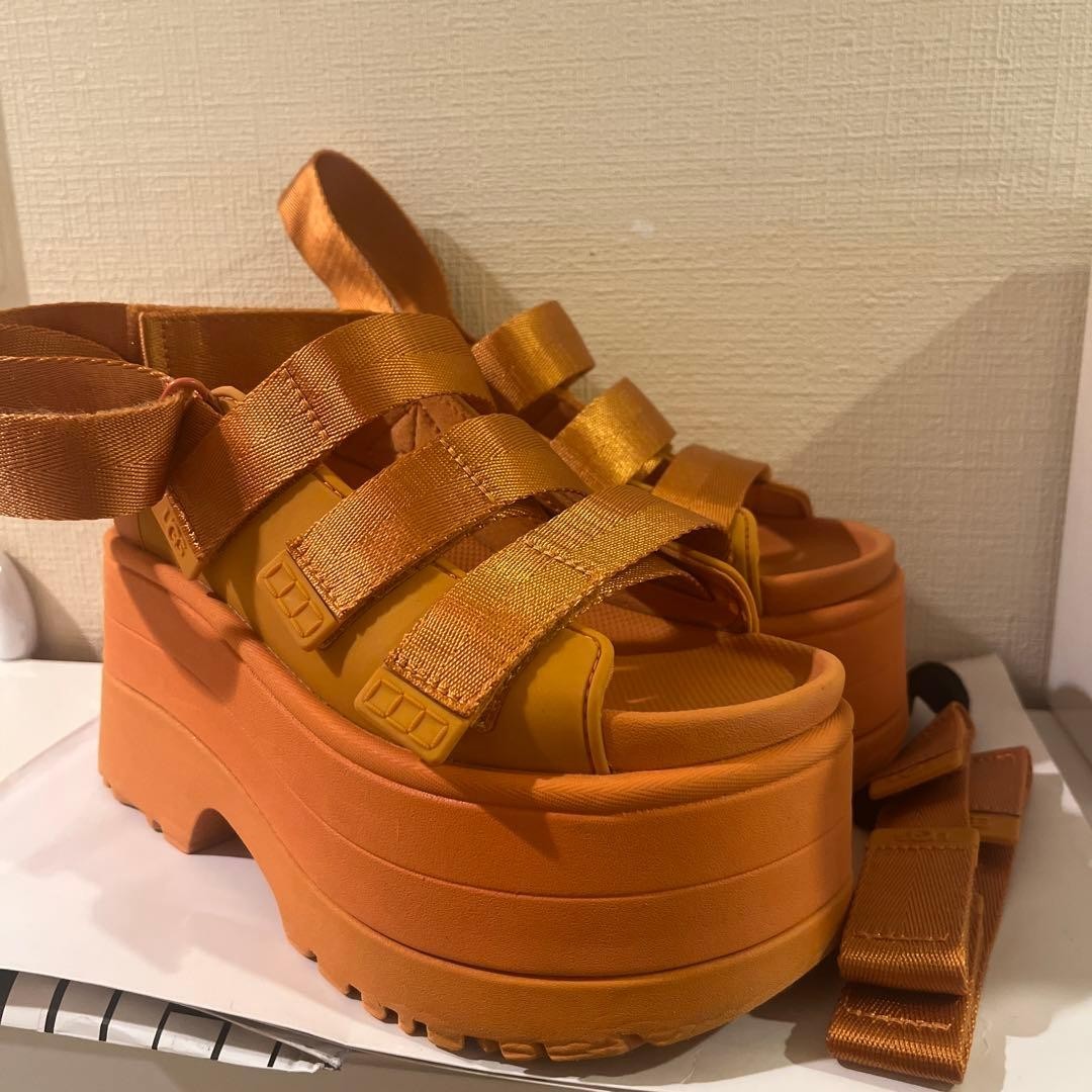 UGG Goldenrise Platform Sandals Orange Women’s Shoes Strappy Sandals US Size 7