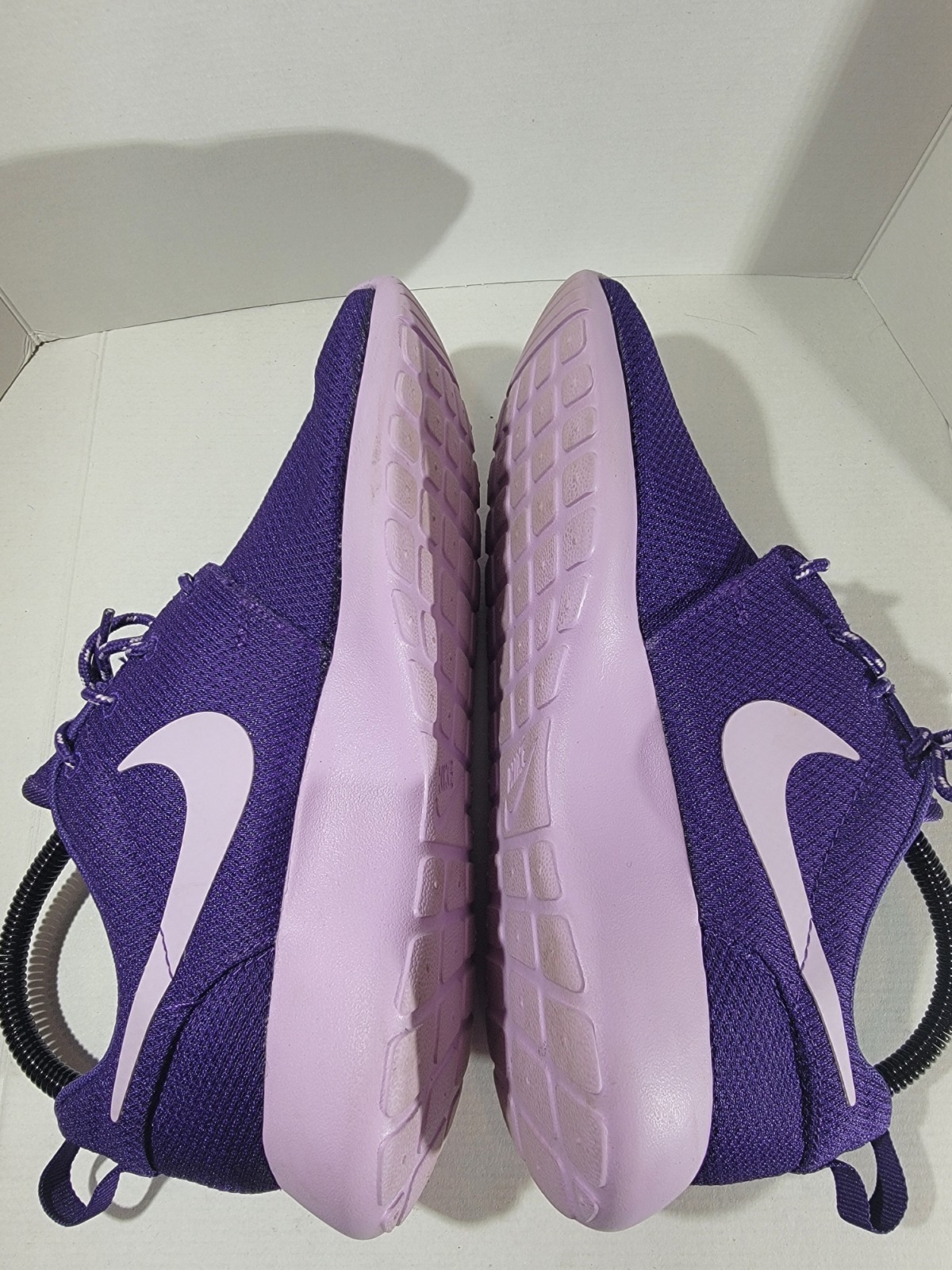 Nike Roshe Women Size 7 Running Purple Shoes Activewear Sporty Athletic Jog Gym