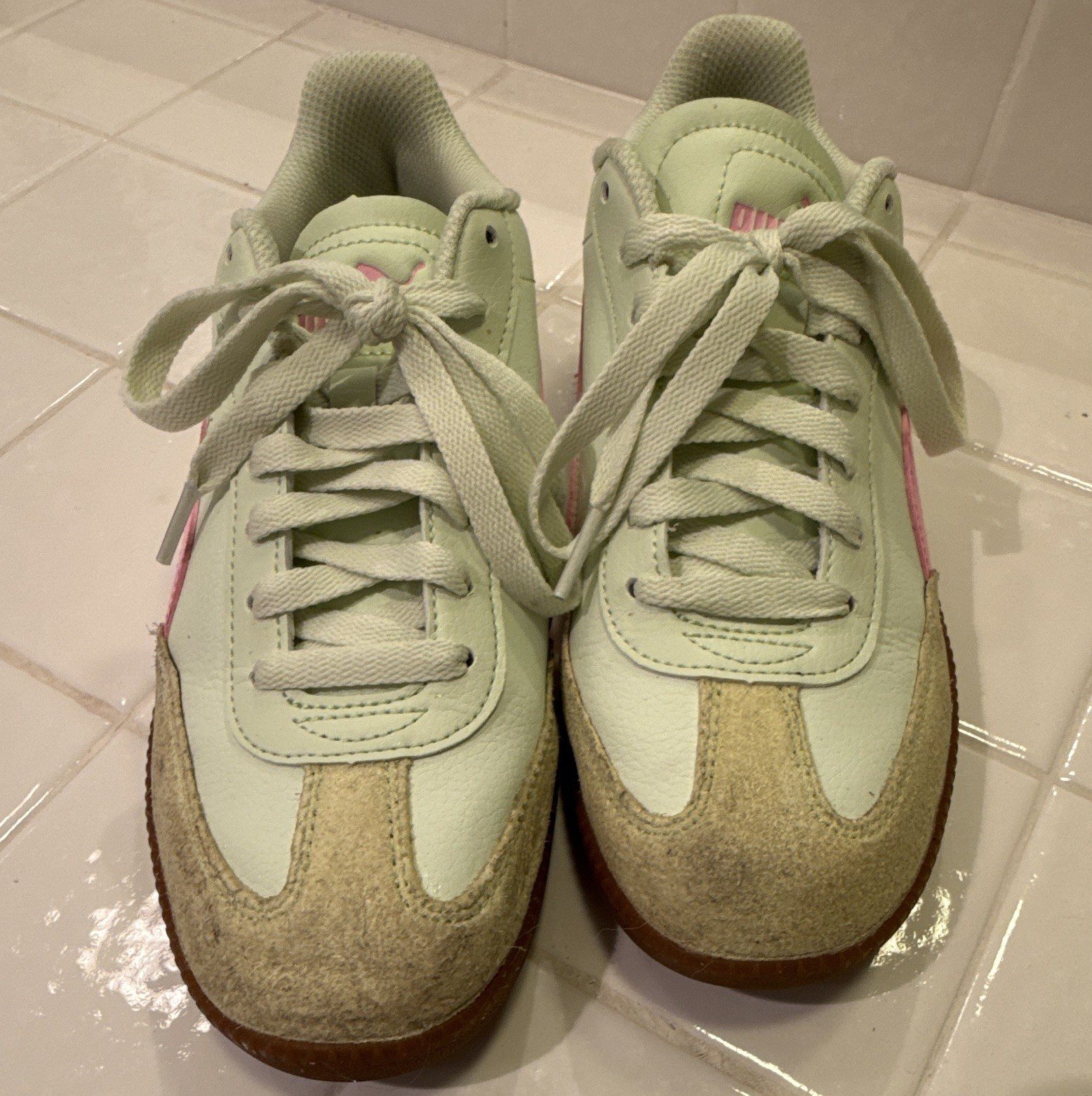 PUMA Green Pink Gum Rubber Sole Logo Lace Up Low Top Sneakers 401090-10 Women