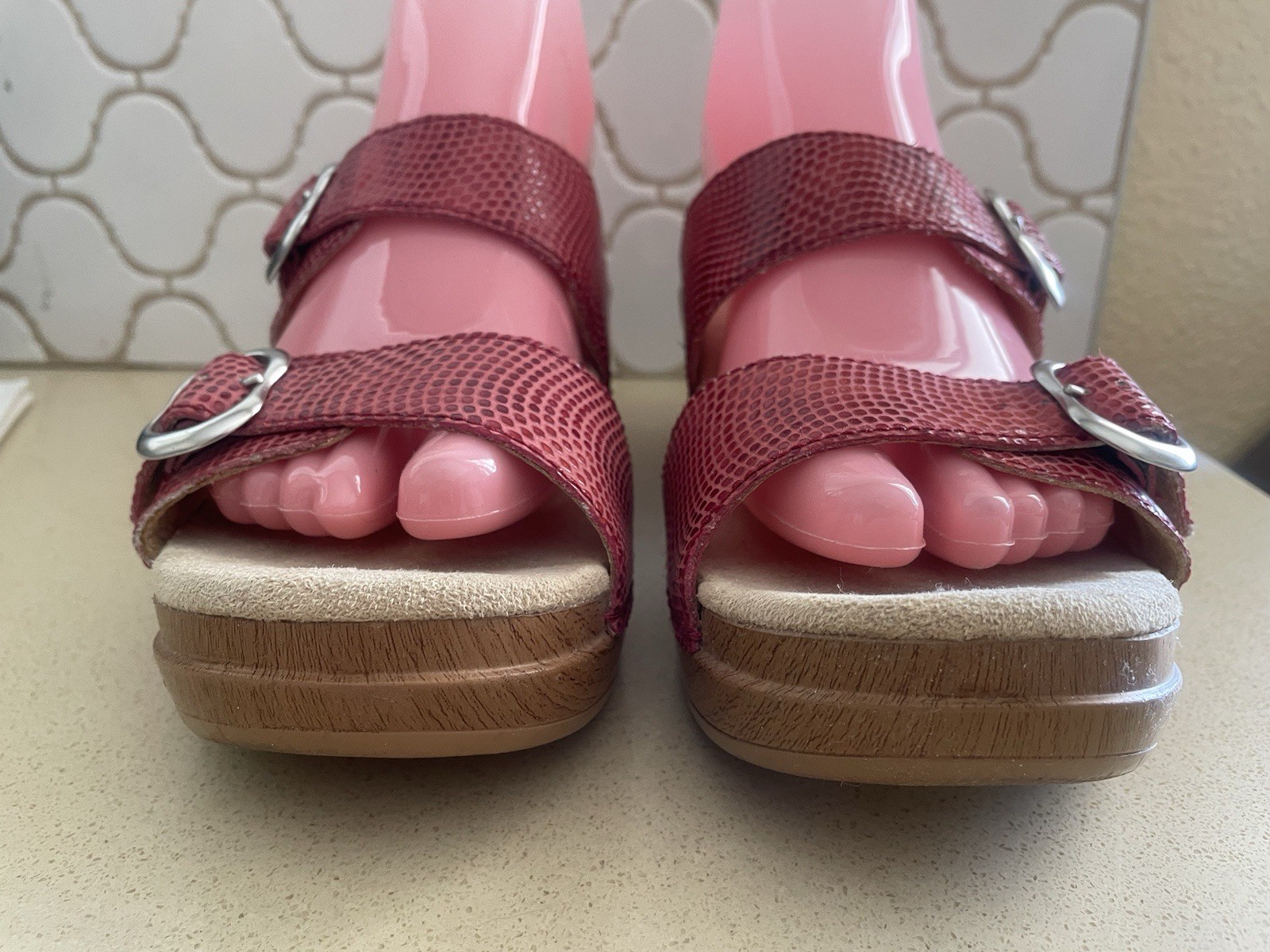 Dansko Sophie 39 (8.5-9) Red Snake Leather Wedge Clogs Faux Wood Sandals Summer