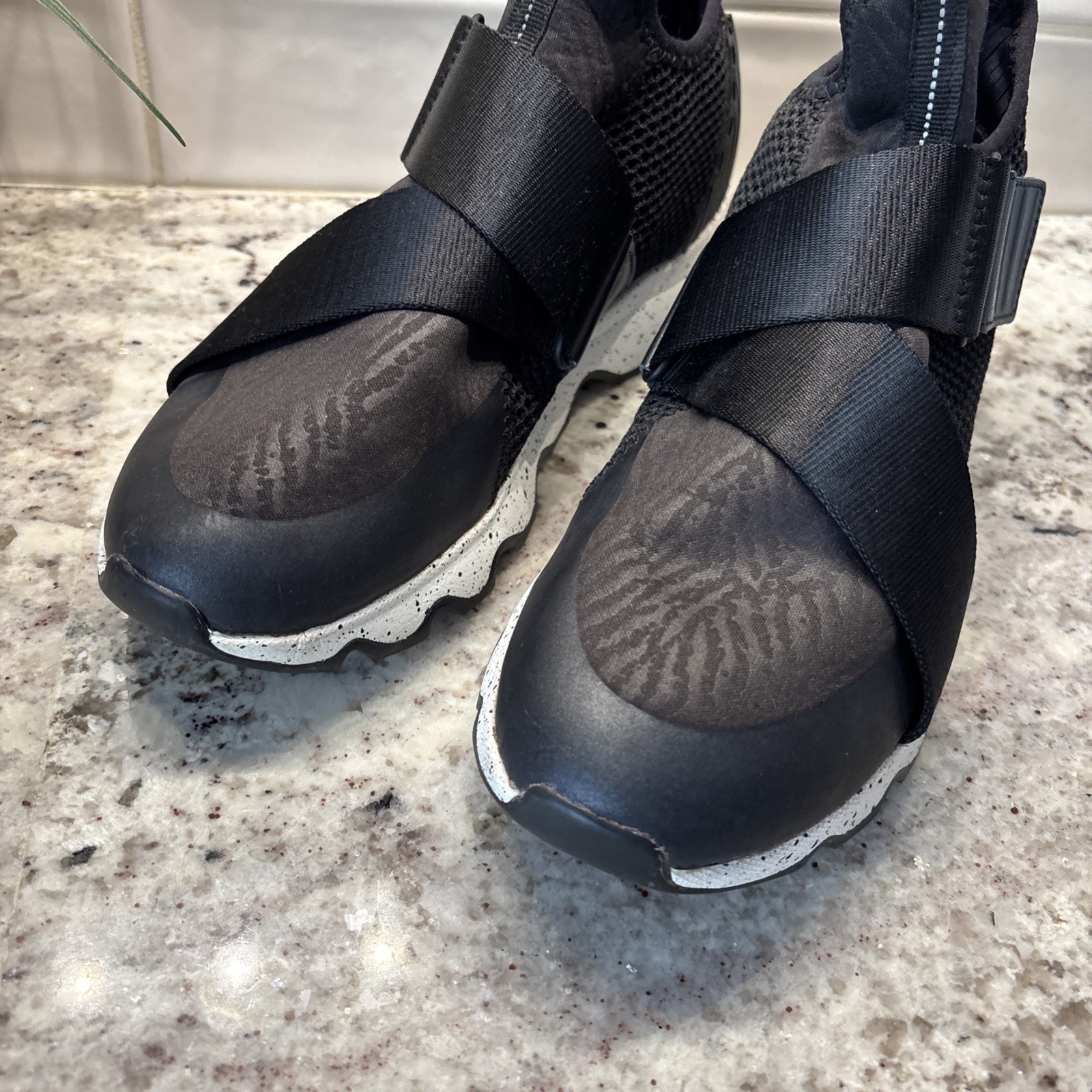 Sorel Kinetic Sneak Sneakers Women’s Size 8 Black LL3507-010