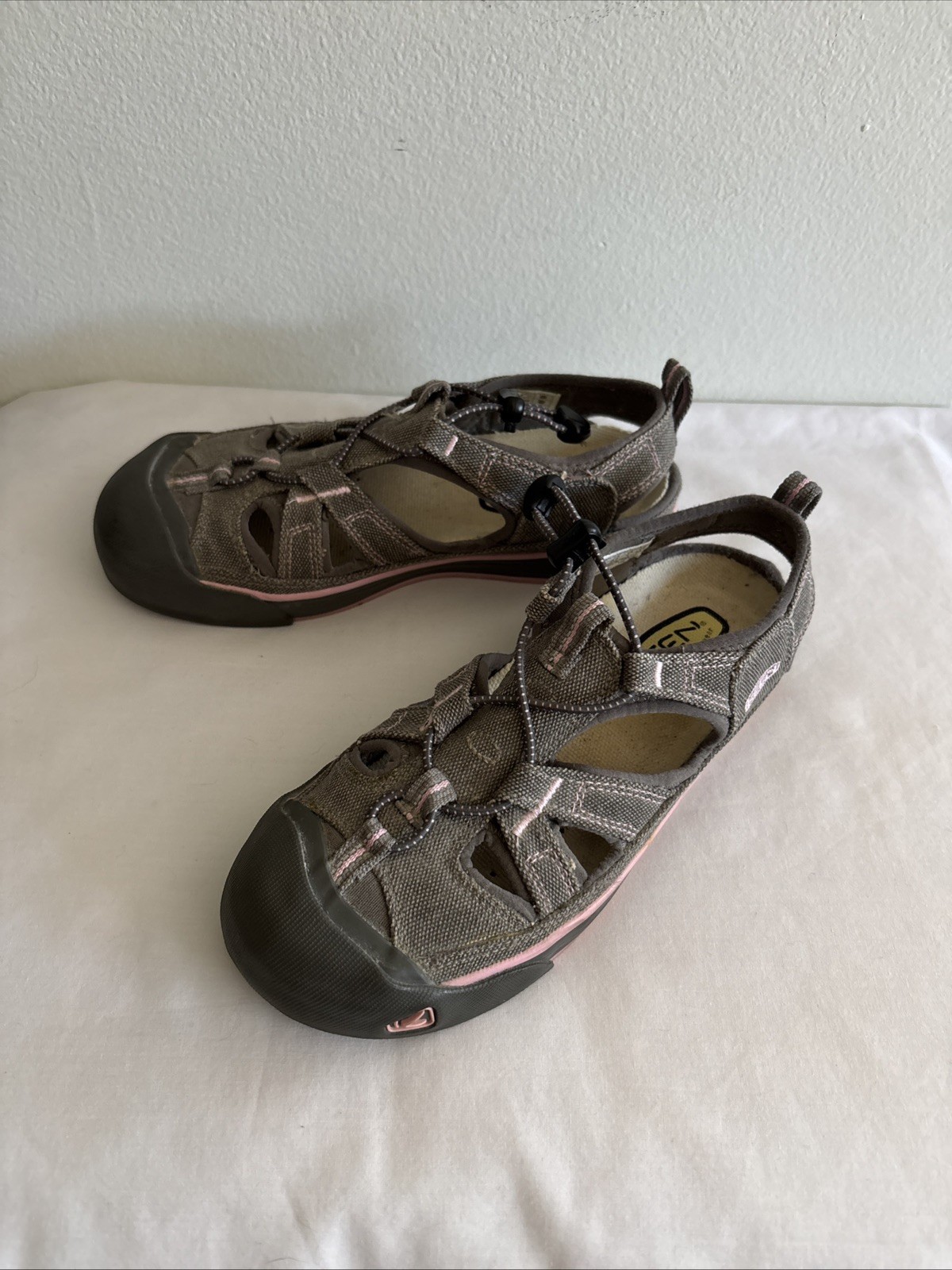 KEEN Coronado Vulcanized Canvas Waterproof Grey Pink Hiking Sandals Women 6.5