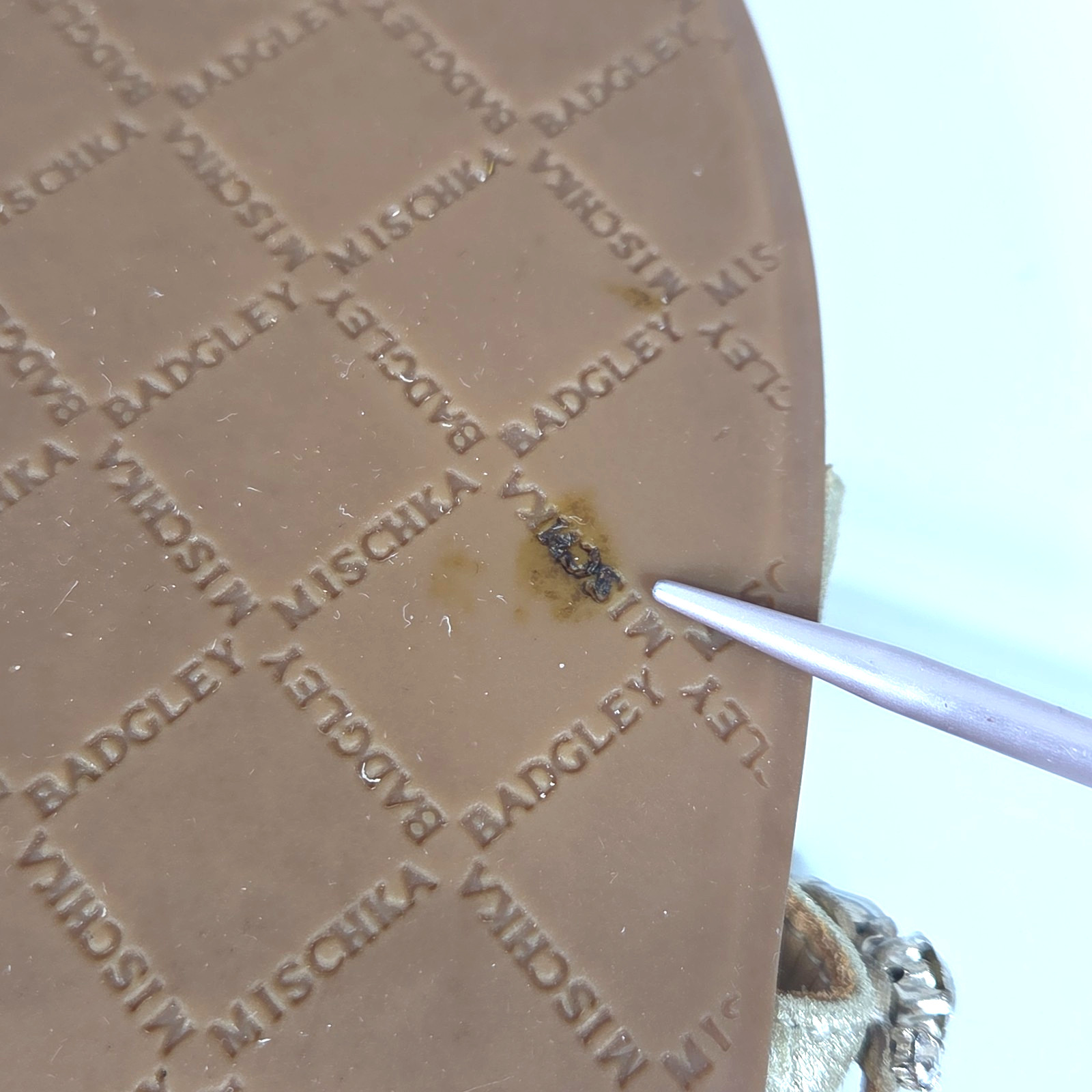 Badgley Mischka Hampden Leather Crystal Embellished Thong Sandals Gold Sz 7.5 M