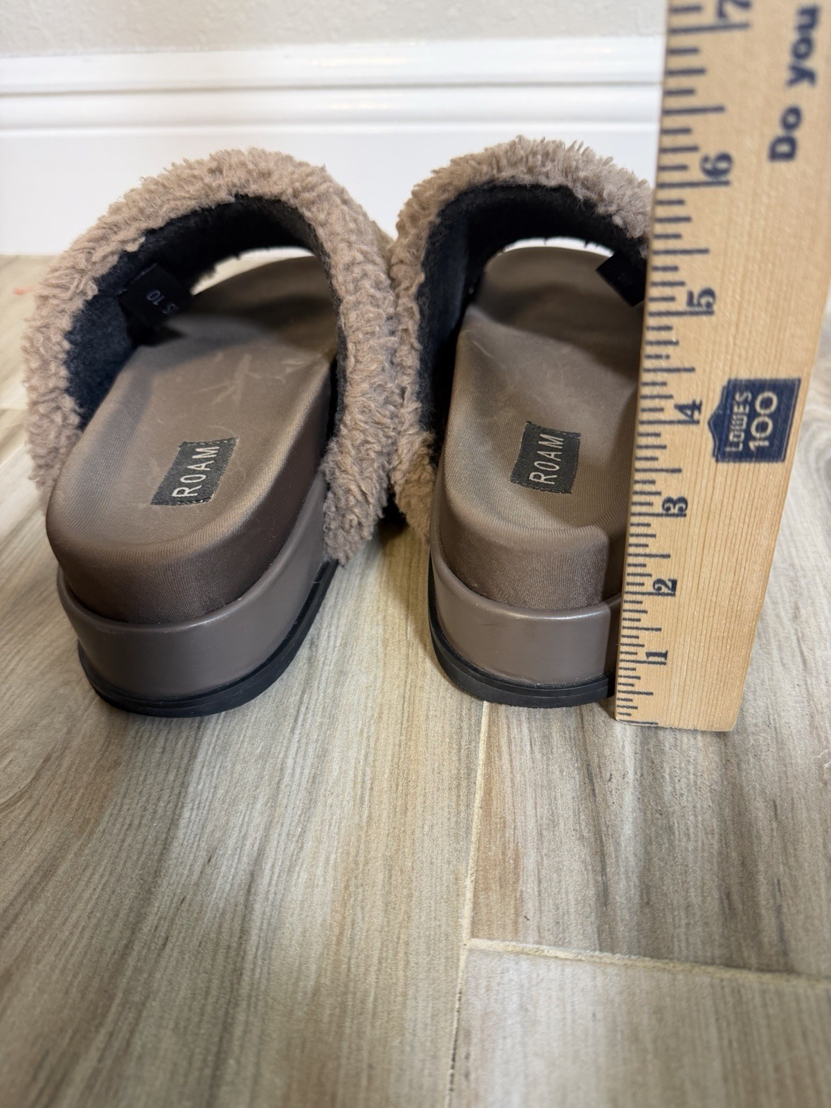 ROAM Fuzzy Platform Slides Slippers Taupe Womens 10 Preppy Casual Travel Comfort