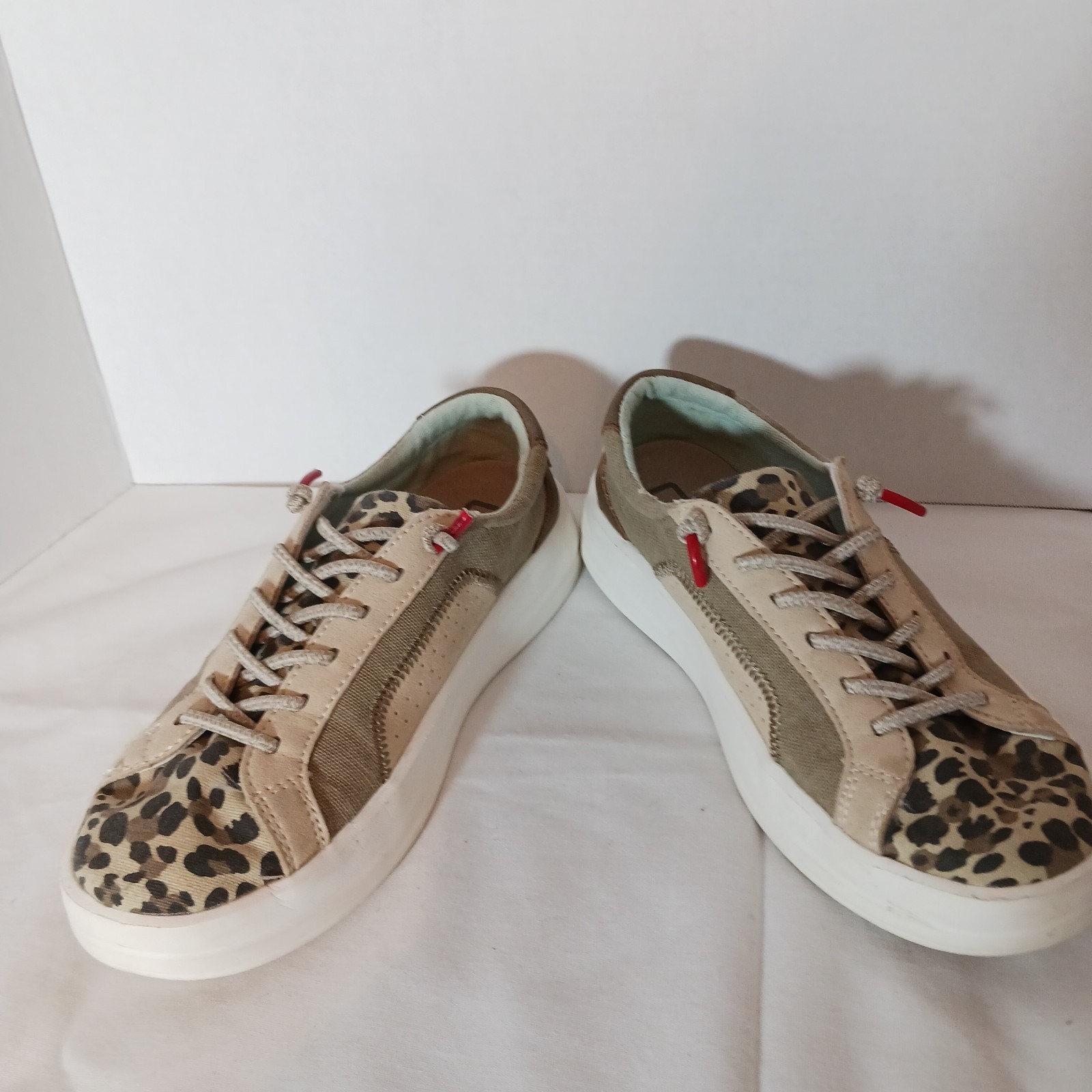 Hey Dude Karina Women’s Canvas Low Top Lace-Up Sneakers Leopard Print
