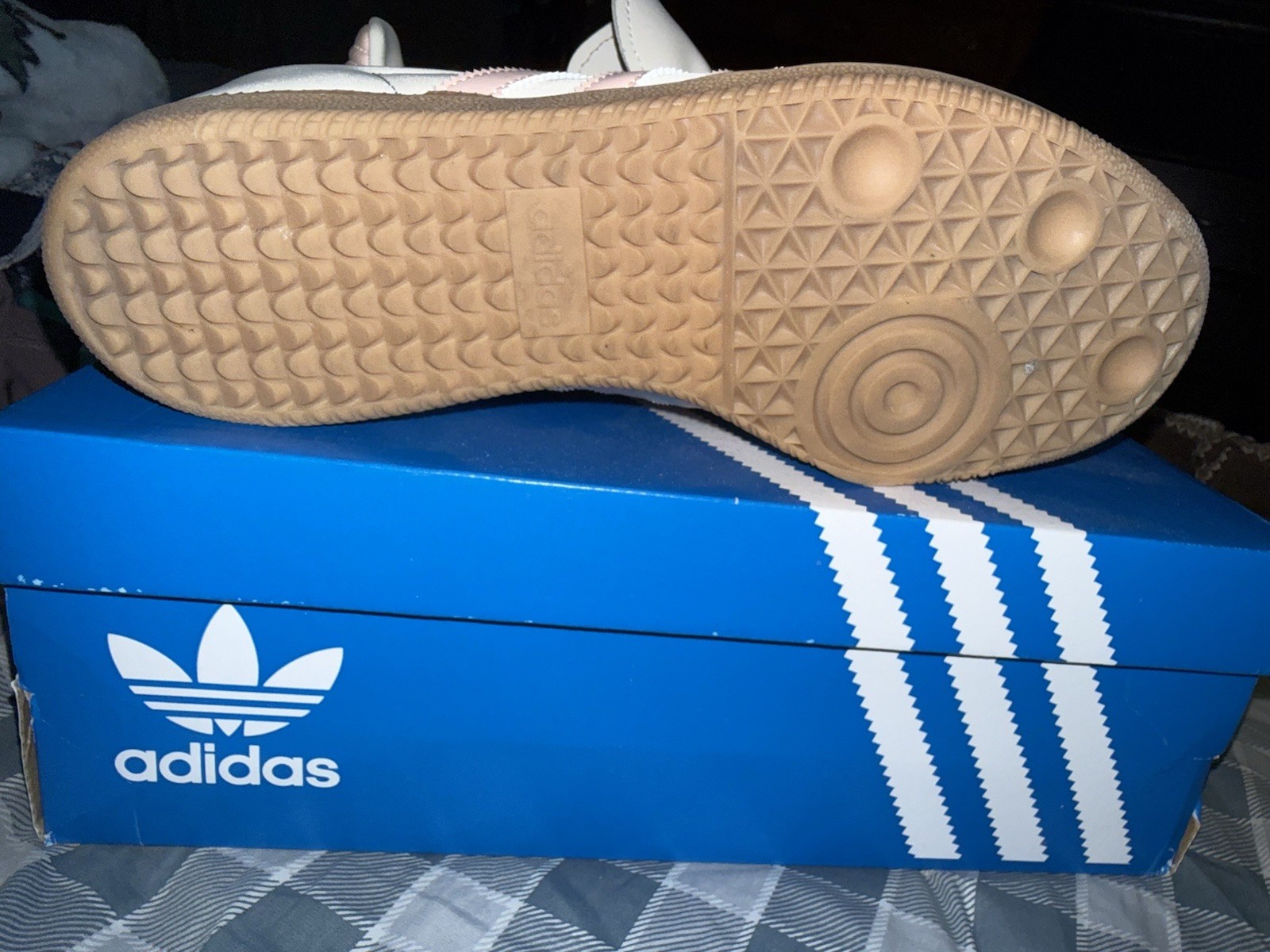 adidas Samba OG J Women’s Beige /Pink Low Top Lace-Up Sneakers JH7598