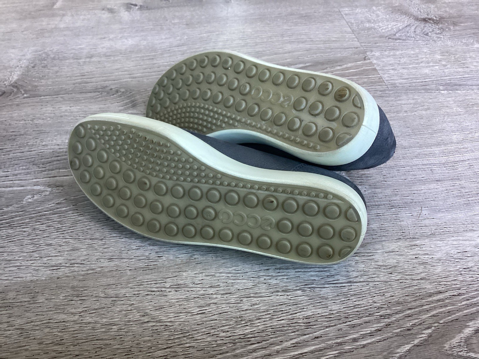 Ecco Soft 7 Shoes Womens 8 / 39 Gray Nubuck Leather Zip Bootie Casual Comfort