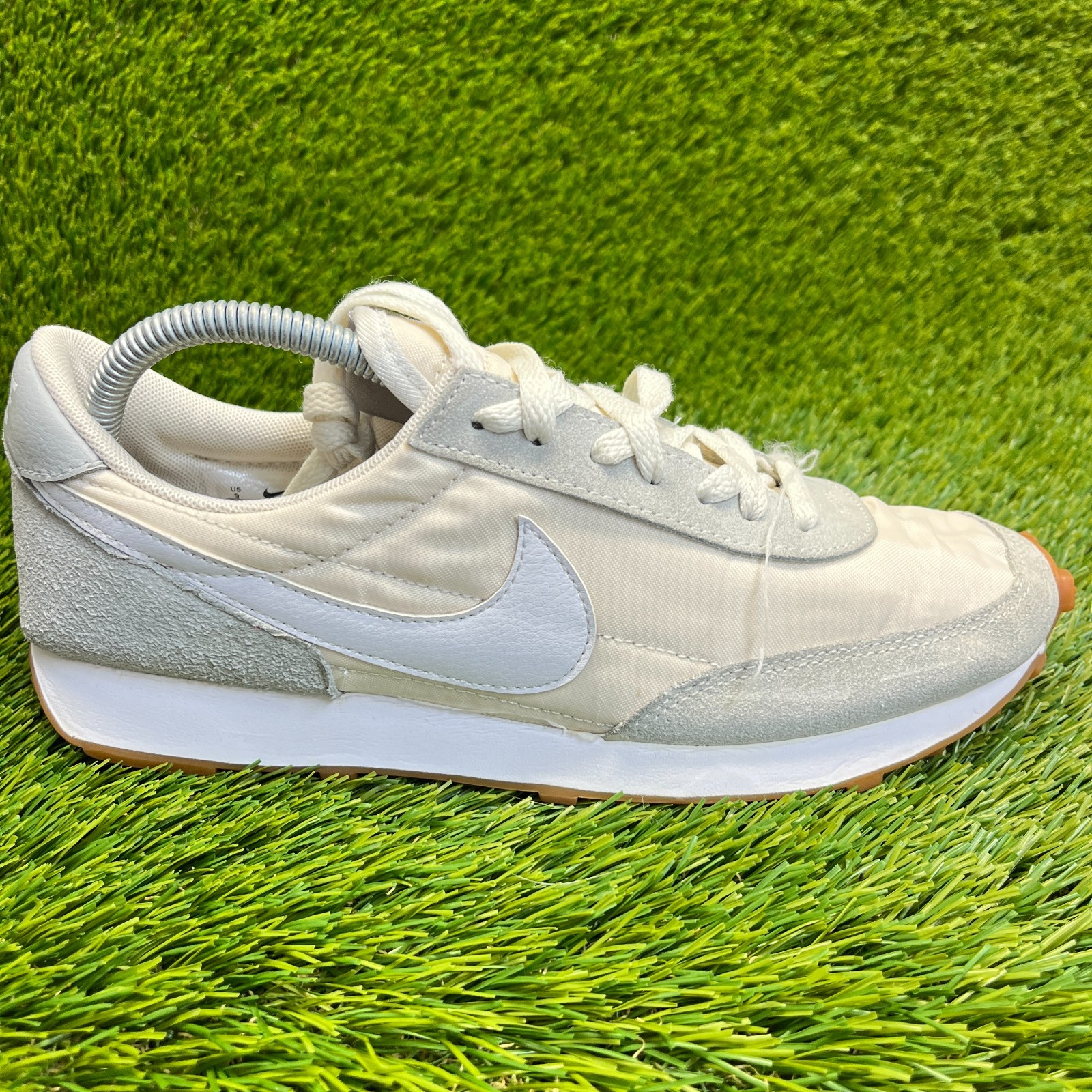 Nike Daybreak Pale Ivory Gray Womens Size 9 Athletic Running Shoes Sneakers