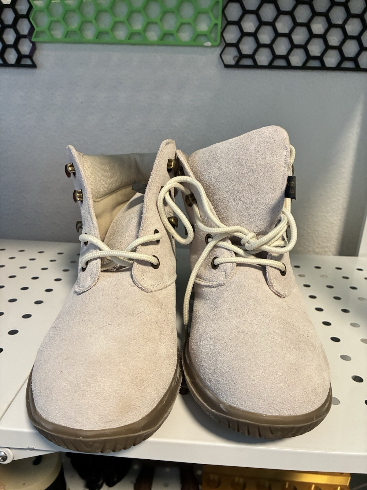 Wanderlust Boston Beige Suede Lace-Up Ankle Booties Round Toe Women’s 8M