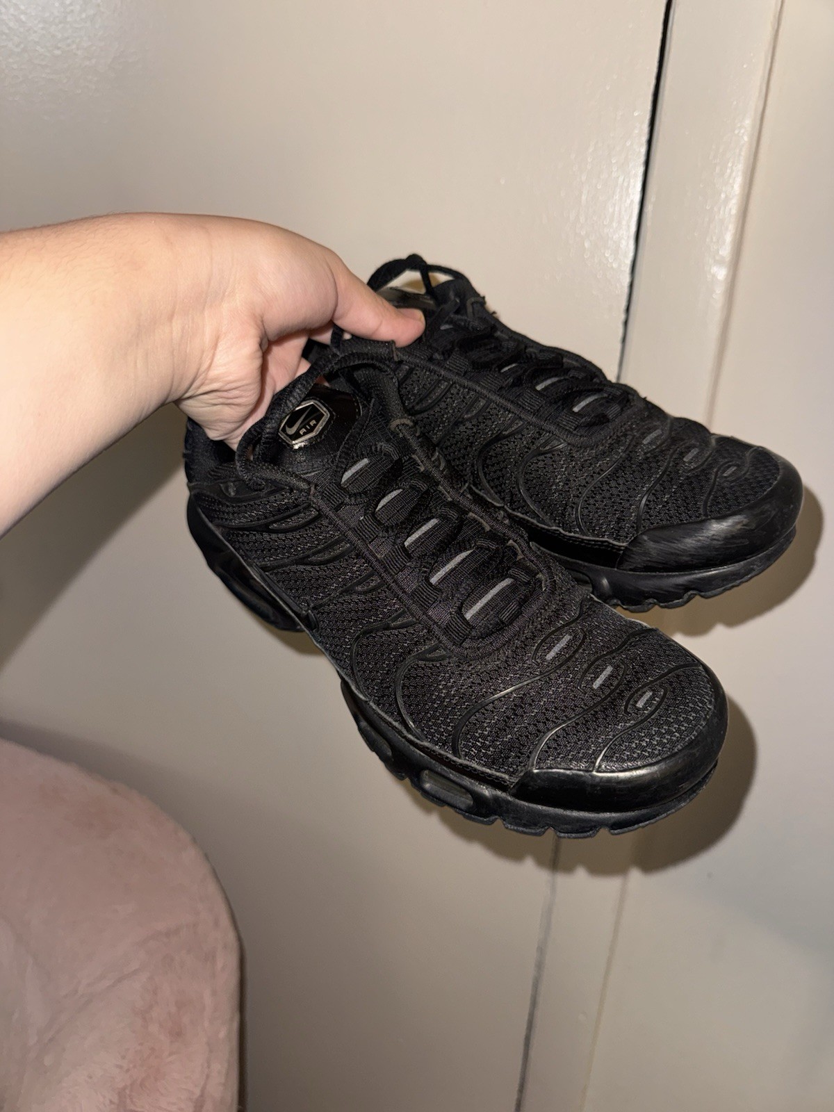 Nike Air Max Plus Black Low Top Lace-Up Athletic Sneakers Unisex Adults