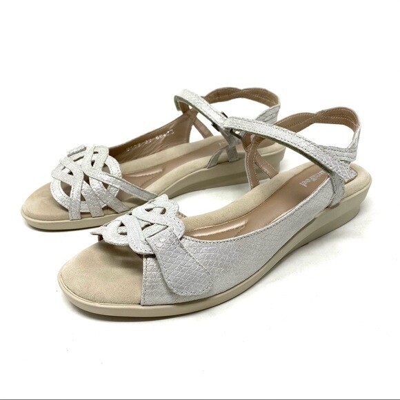 Beautifeel Kali Silver Snake Print Wedge Sandals Z4299* Size 5 – 5.5 US / 36 EU