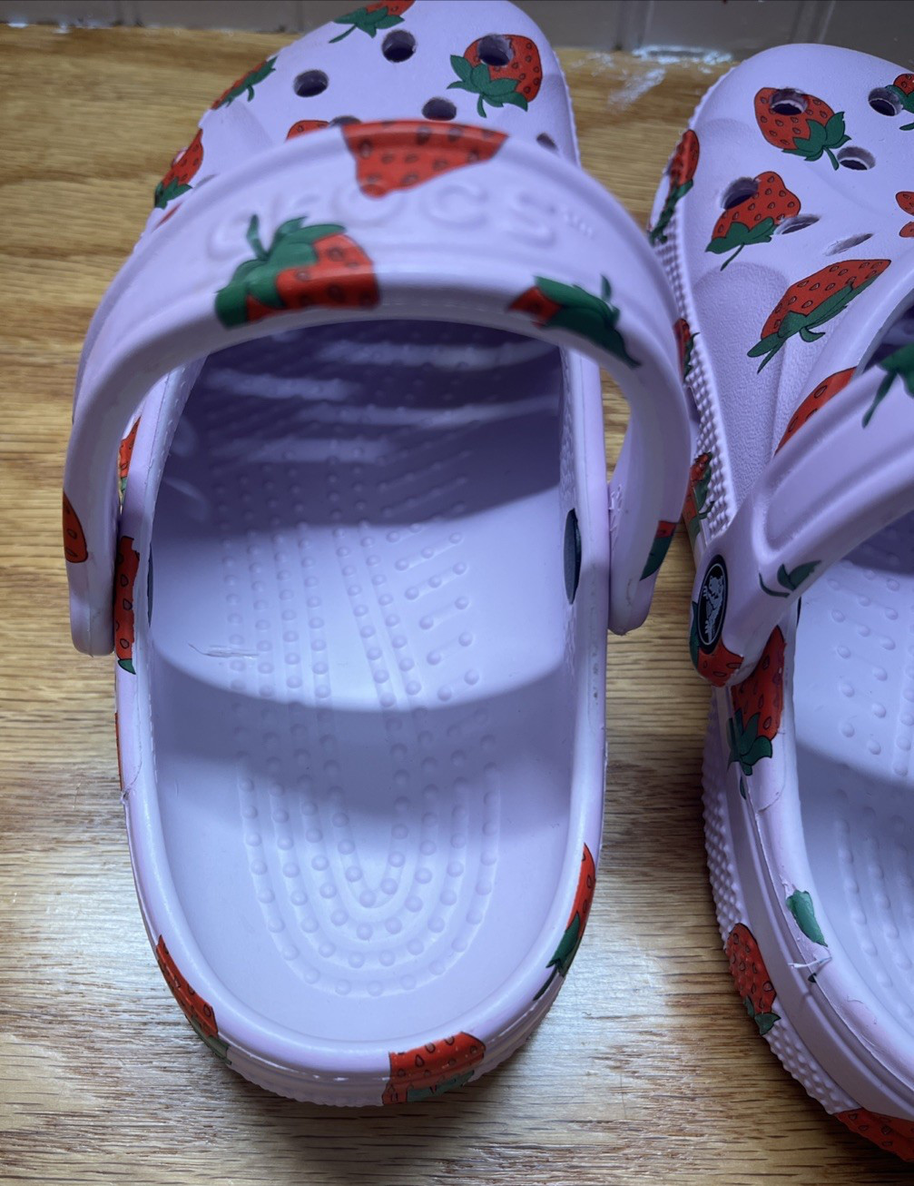 ADULT UNISEX CROCS BAYA SEASONAL CLOG. WATER-FRIENDLY SANDALS.SZ M 10/W12