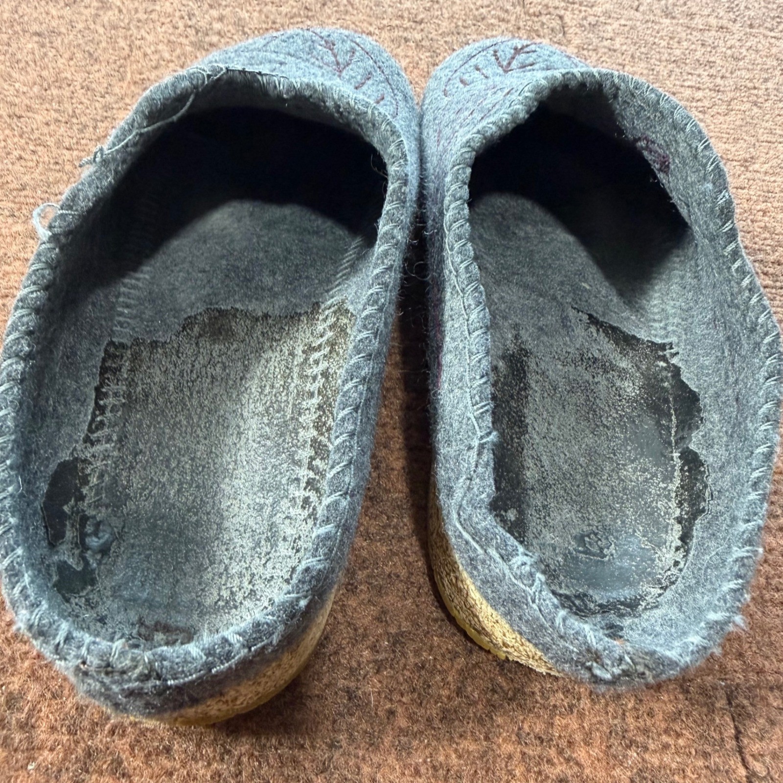 B- Haflinger Gray Boiled Wool Leaf Embroidered Clogs Slippers Womens 7.5 EU 37