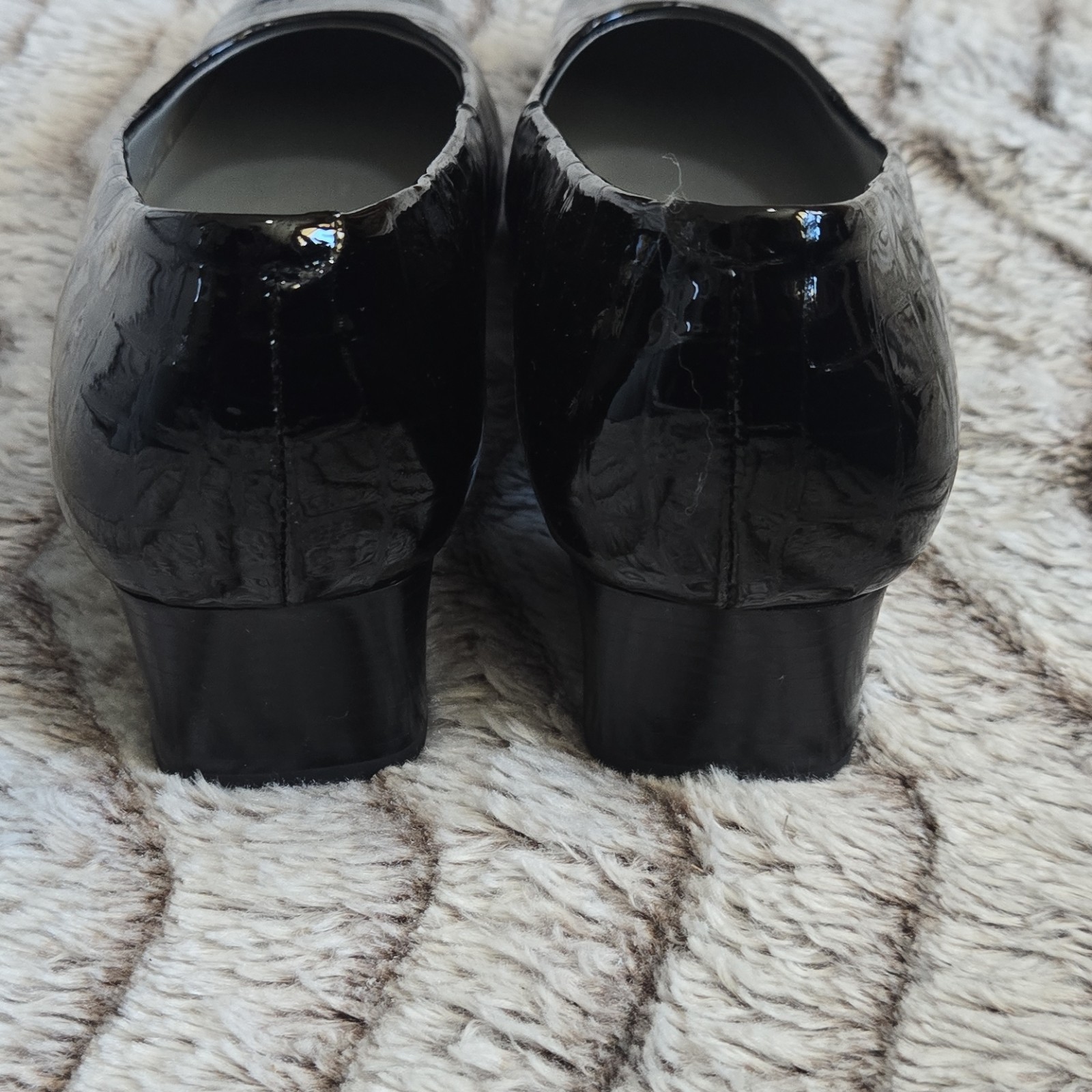 Caressa Ultima Series Classic BLK PATCRC Black Patent Croc Block Heel Shoes 9W