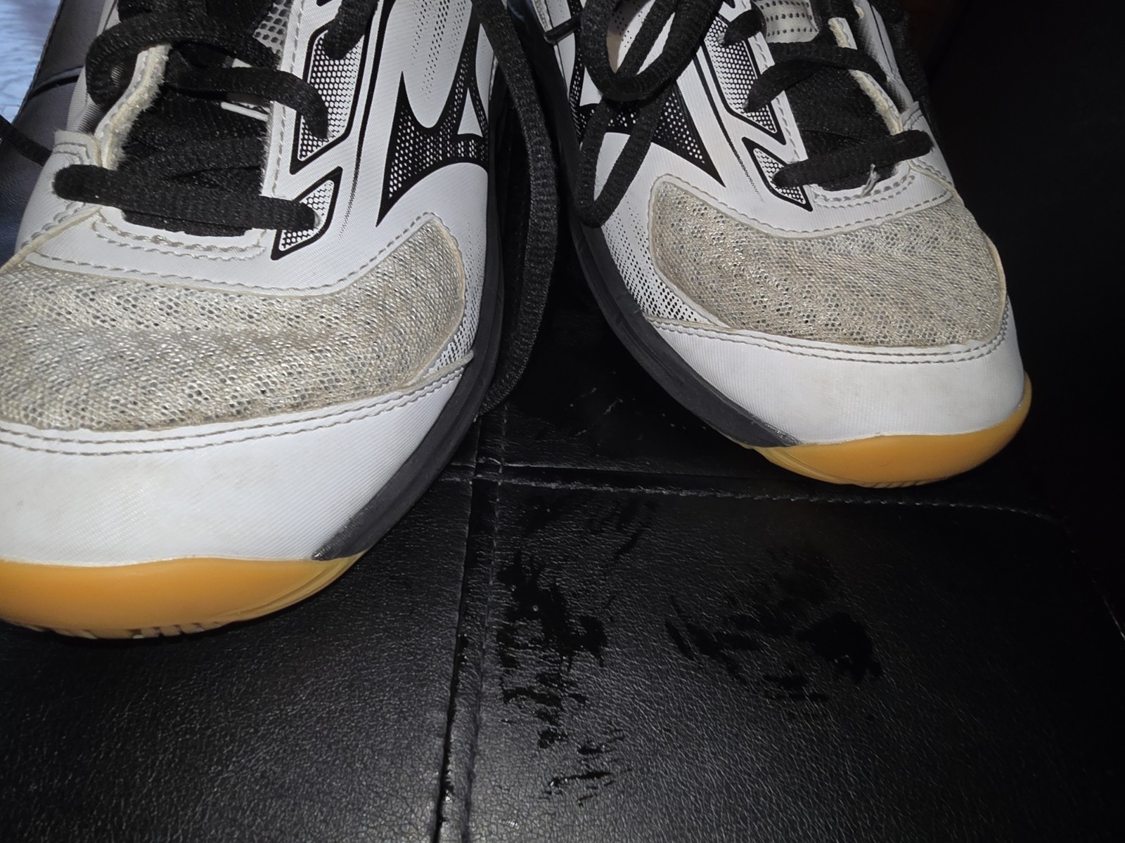Mizuno Cyclone Speed 5 Women’s Volleyball Shoes White Black Gum Size 6 Indoor