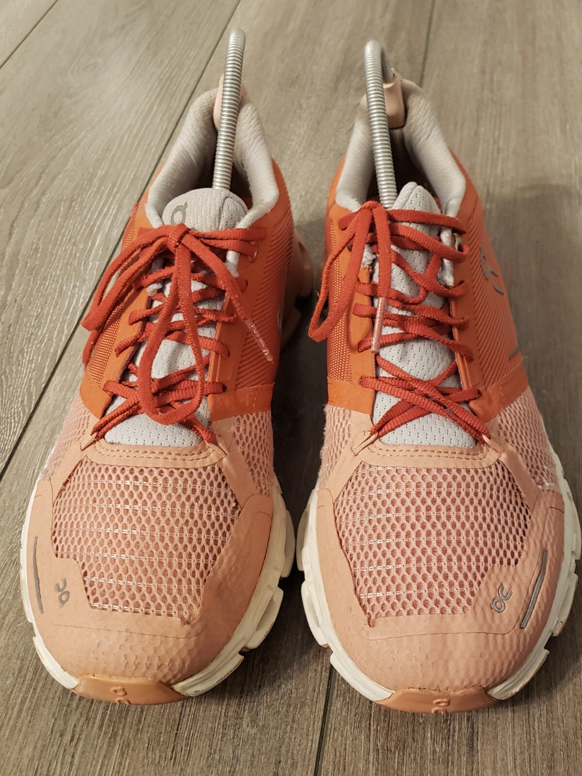 ON Cloud Cloudflyer Running Sneaker Shoes Women’s Size 8 US Ginger/White Swiss