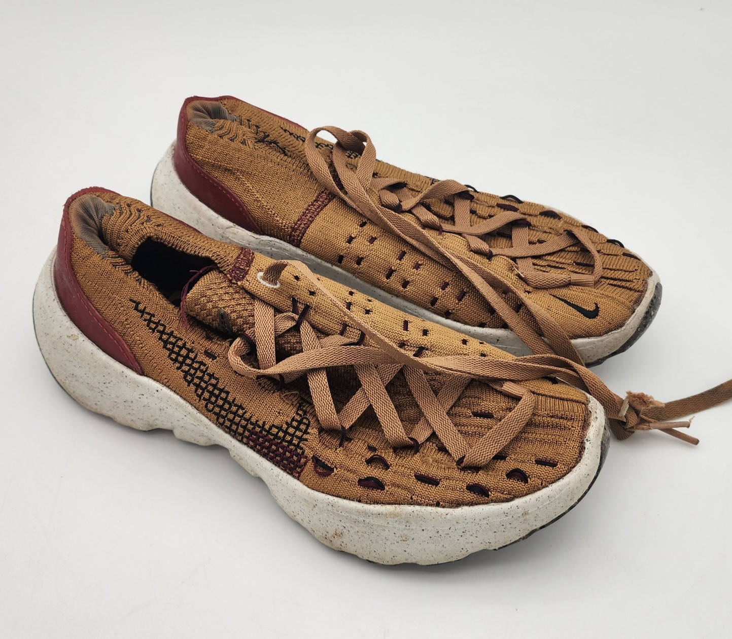 Nike Space Hippie 04 Womens Size 7.5 Brown Wheat Dark Beatroot Shoes DA2725-701