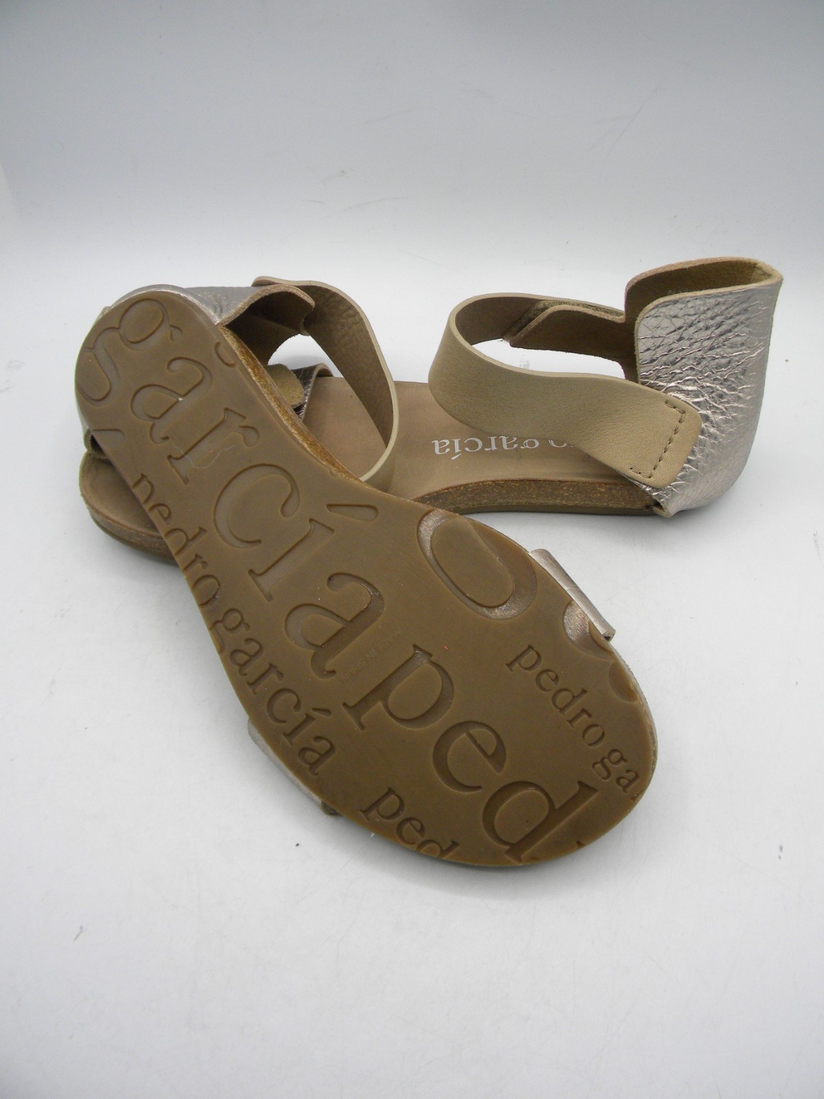 PEDRO GARCIA Pewter & Khaki Leather Flat Ankle Strap Sandals Size 36 Display
