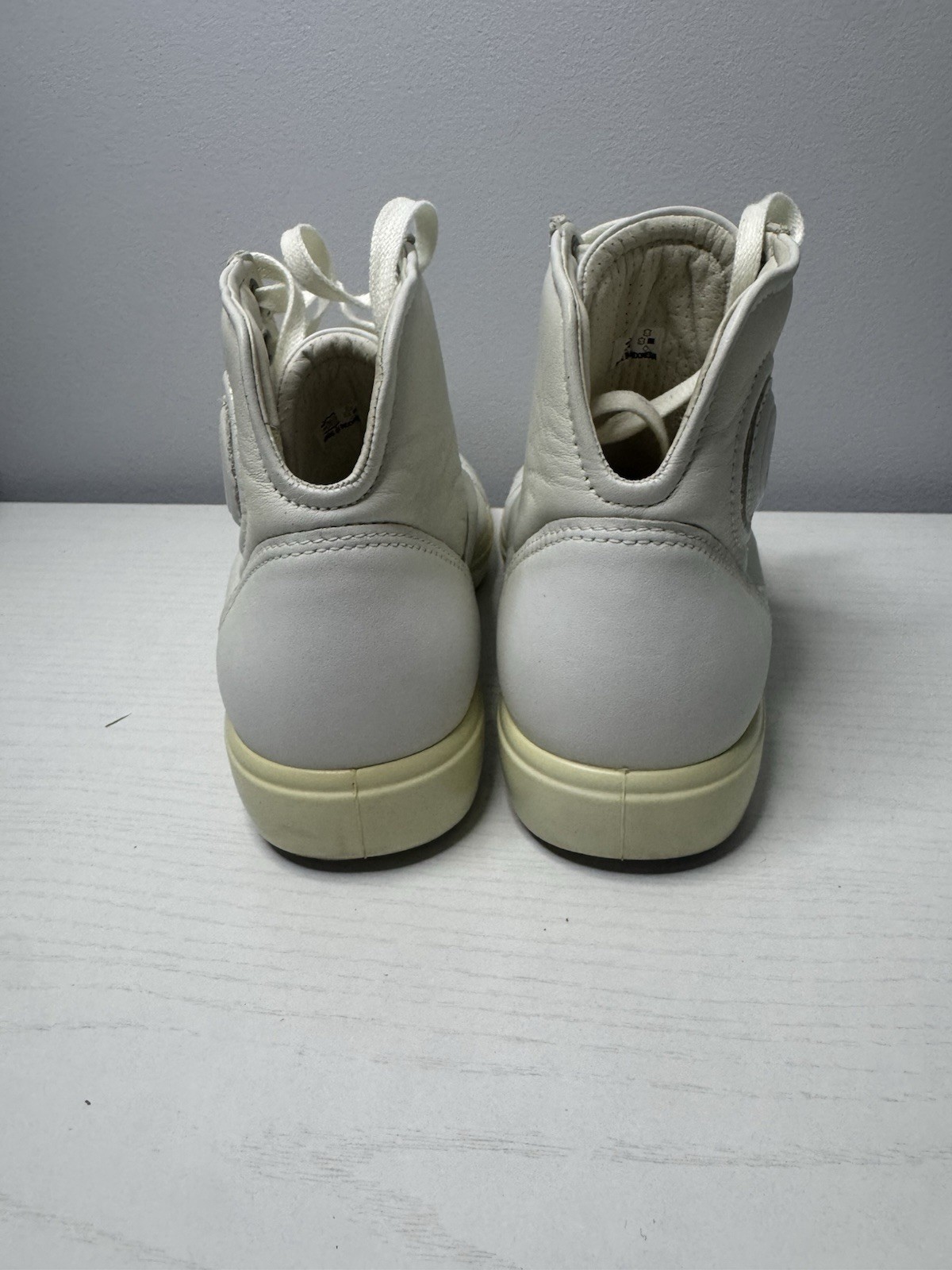 ECCO Soft 7 High Top Sneakers White Leather Lace Up Women’s EU 36 US 5