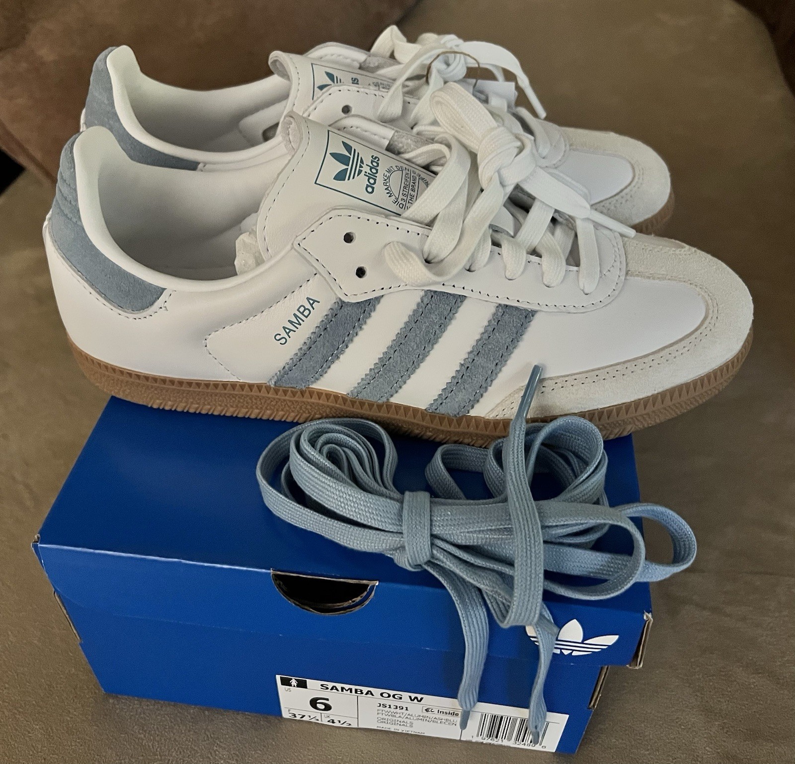 Women’s Size 6 Adidas Samba OG White Ash Blue Gum Sneakers Tennis Shoes SOLD OUT