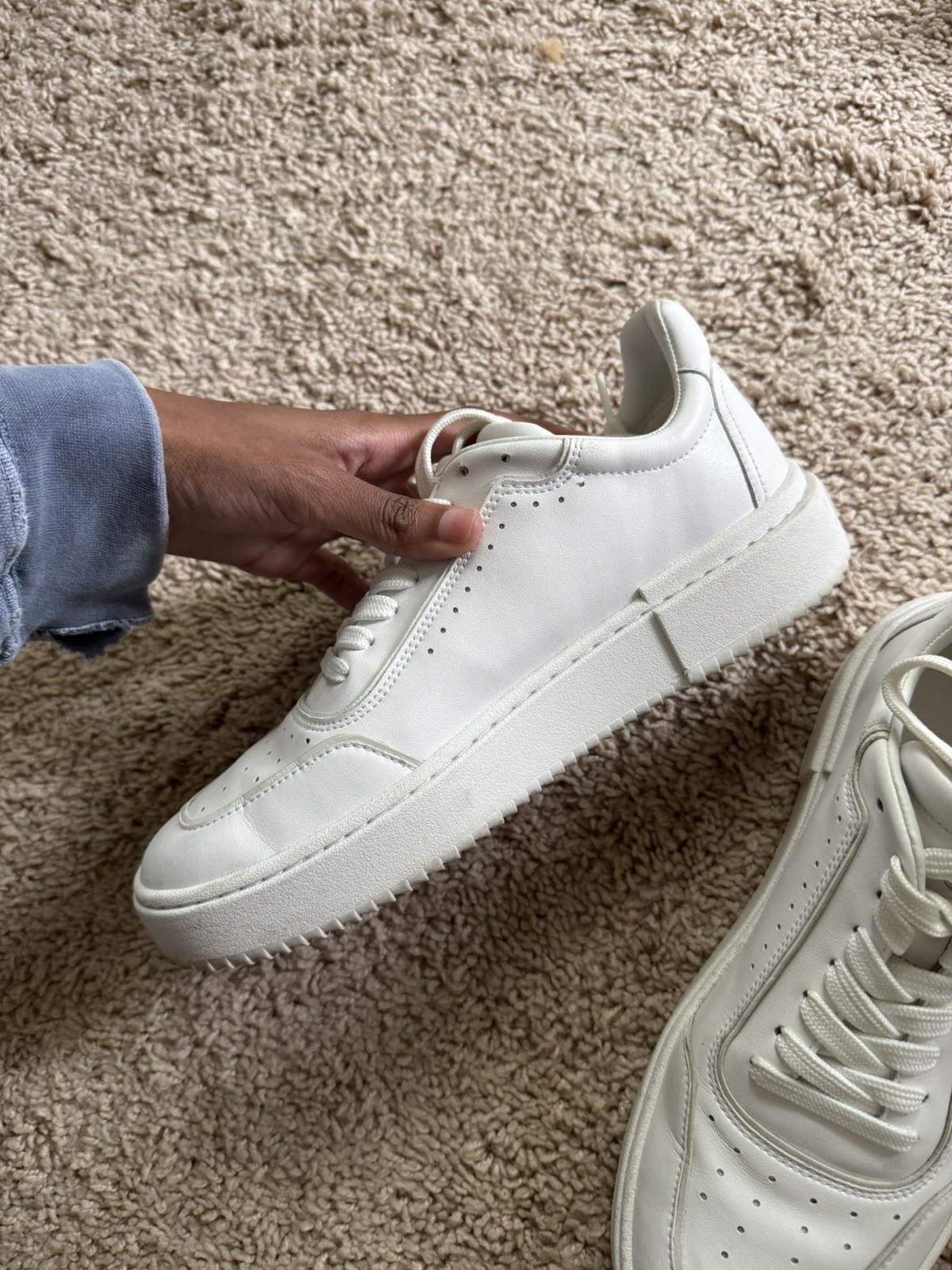 Stuart Weitzman Ryan Low-Top Leather Sneakers White Size US8