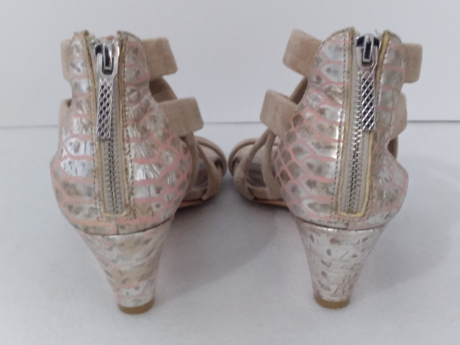 DONALD J PLINER Women’s Vida Covered Zipper Heel Strappy Sandal Size 8M EUC