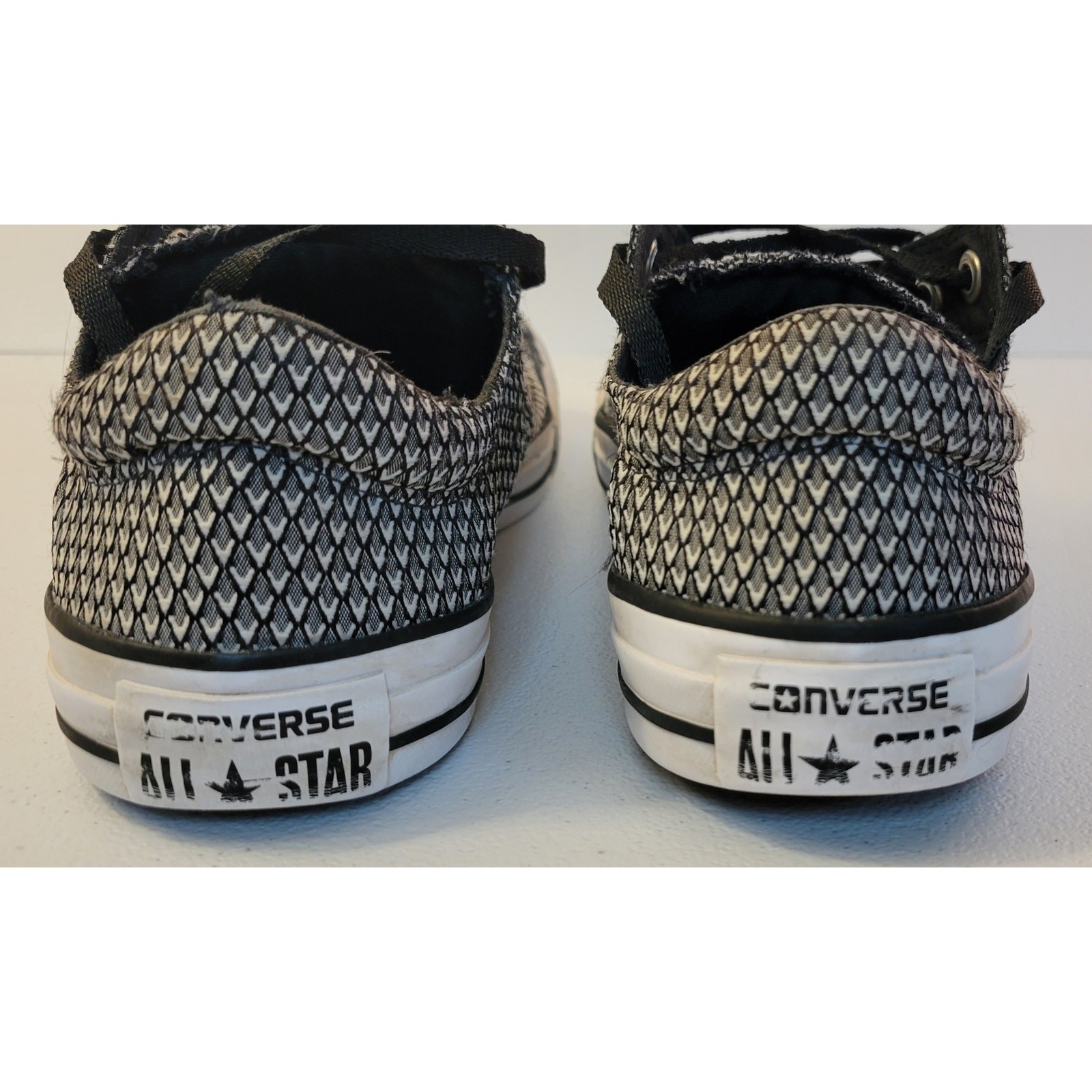 Converse Chuck Taylor All-Star Sneakers Low Top Black White Arrow Womens Size 8