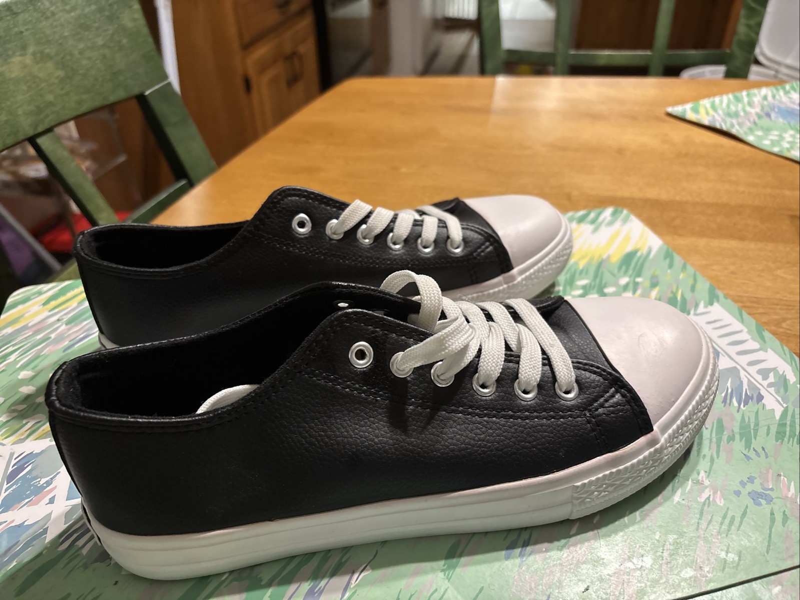 Women’s Mudd Sneakers B&W Faux Leather Lace Up 9.5 Brand New Never Worn