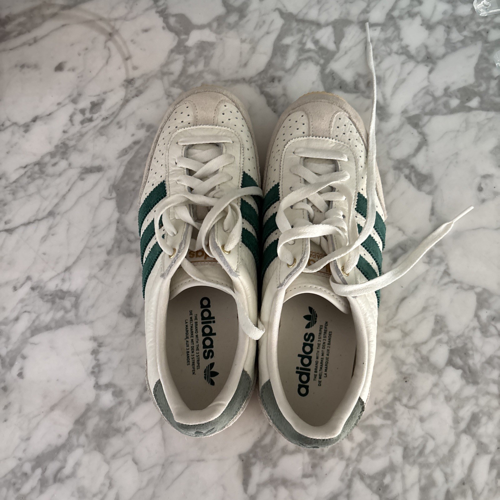 adidas Japan Women’s Size 9.5 US Off White Collegiate Green Orange Tint JI2663