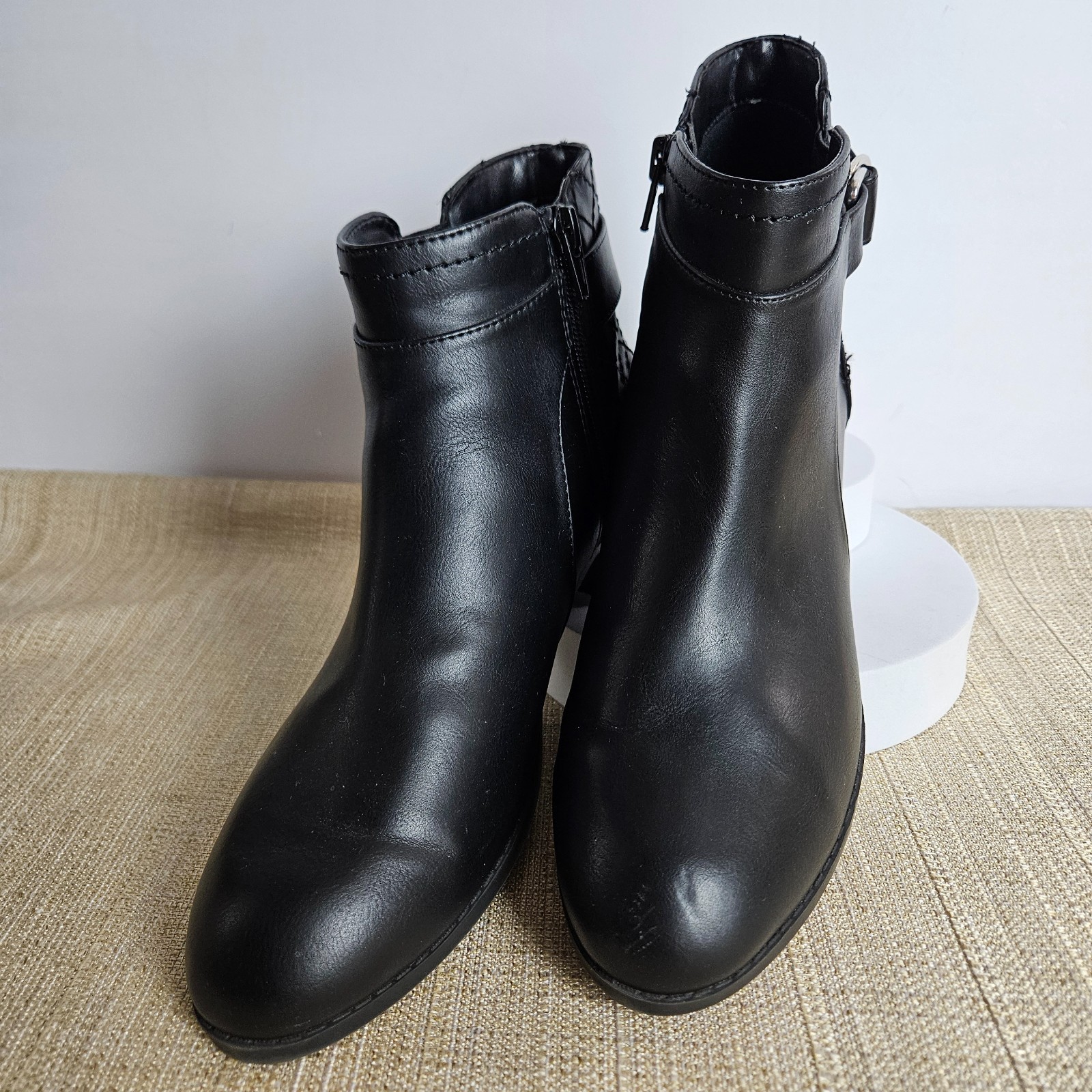 Black Ankle Bootie Dakota Chase Ankle Boots Quilted Buckle Low Heel Zip Womens 8