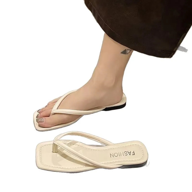 Simple and fashionable small fragrant flip-flops women’s leisure outdoor beach c