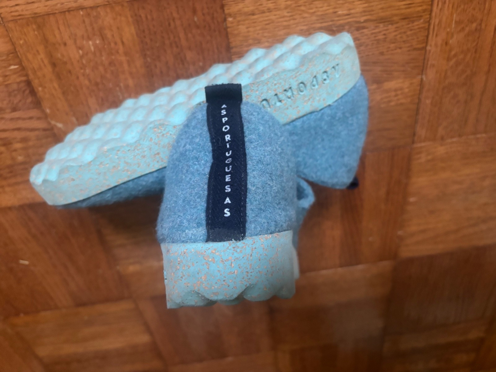 Asportuguesas eco-friendly size 37, featuring a unique geome