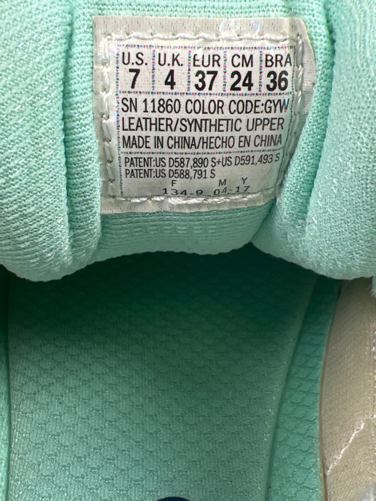 Skechers Women’s Gray/Blue D’Lites Air Cooled Memory Foam Sneakers – 7