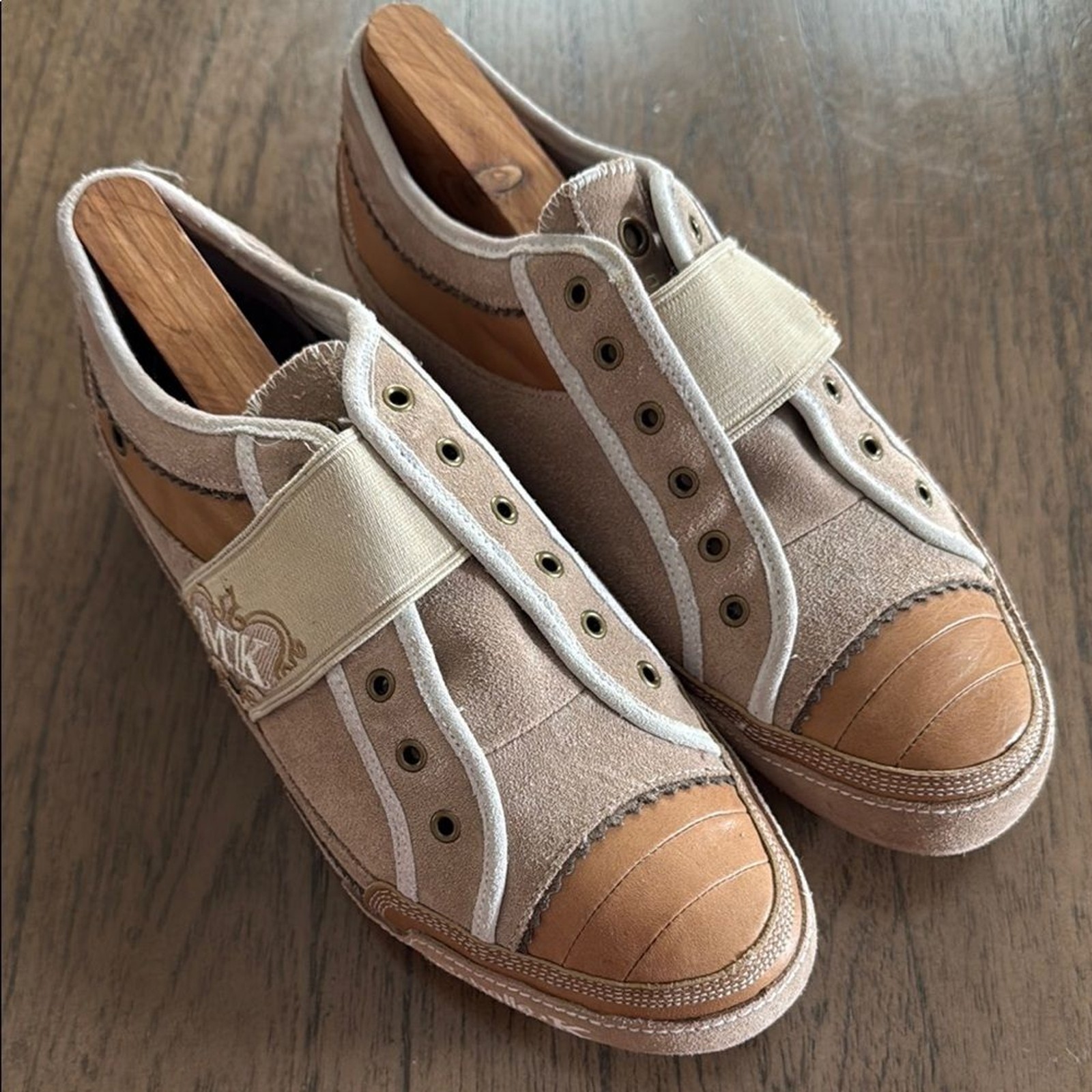 Michelle K Woman’s Slip on Sneakers low top Size 10