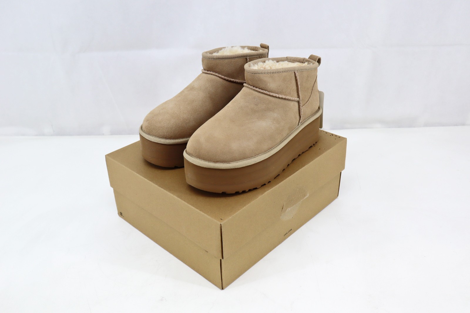 NEW Women’s UGG Classic Ultra Mini Platform Sand (Beige) 1135092