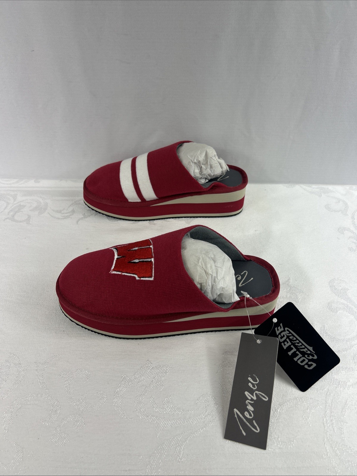 Zenzee- College Edition, University of Wisconsin, Knit Kicks, Slip On, Men/Women