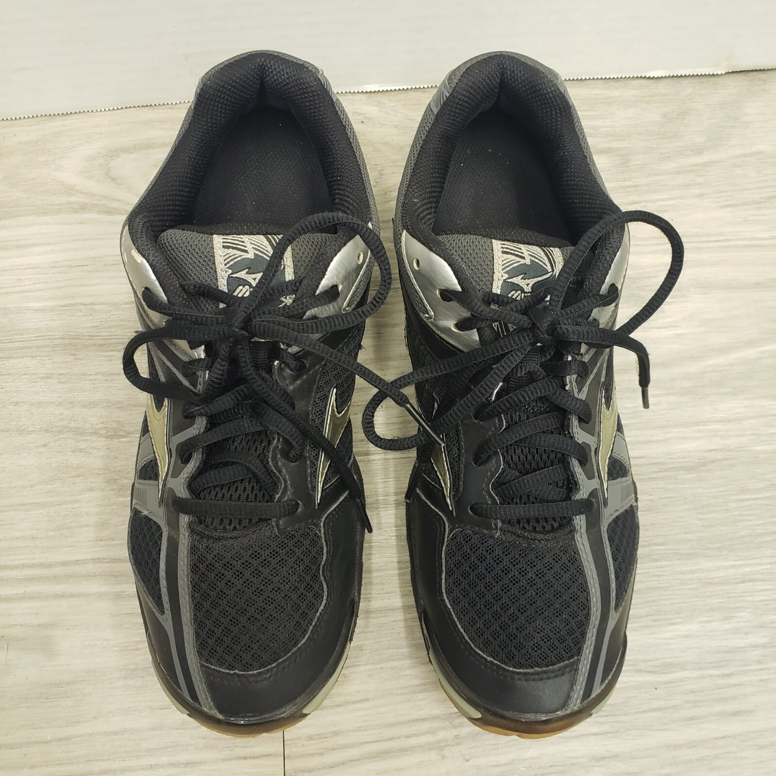 Mizuno Wave Bolt 6 Black Athletic Running Shoes Sneakers Size 9 Women Volleyball