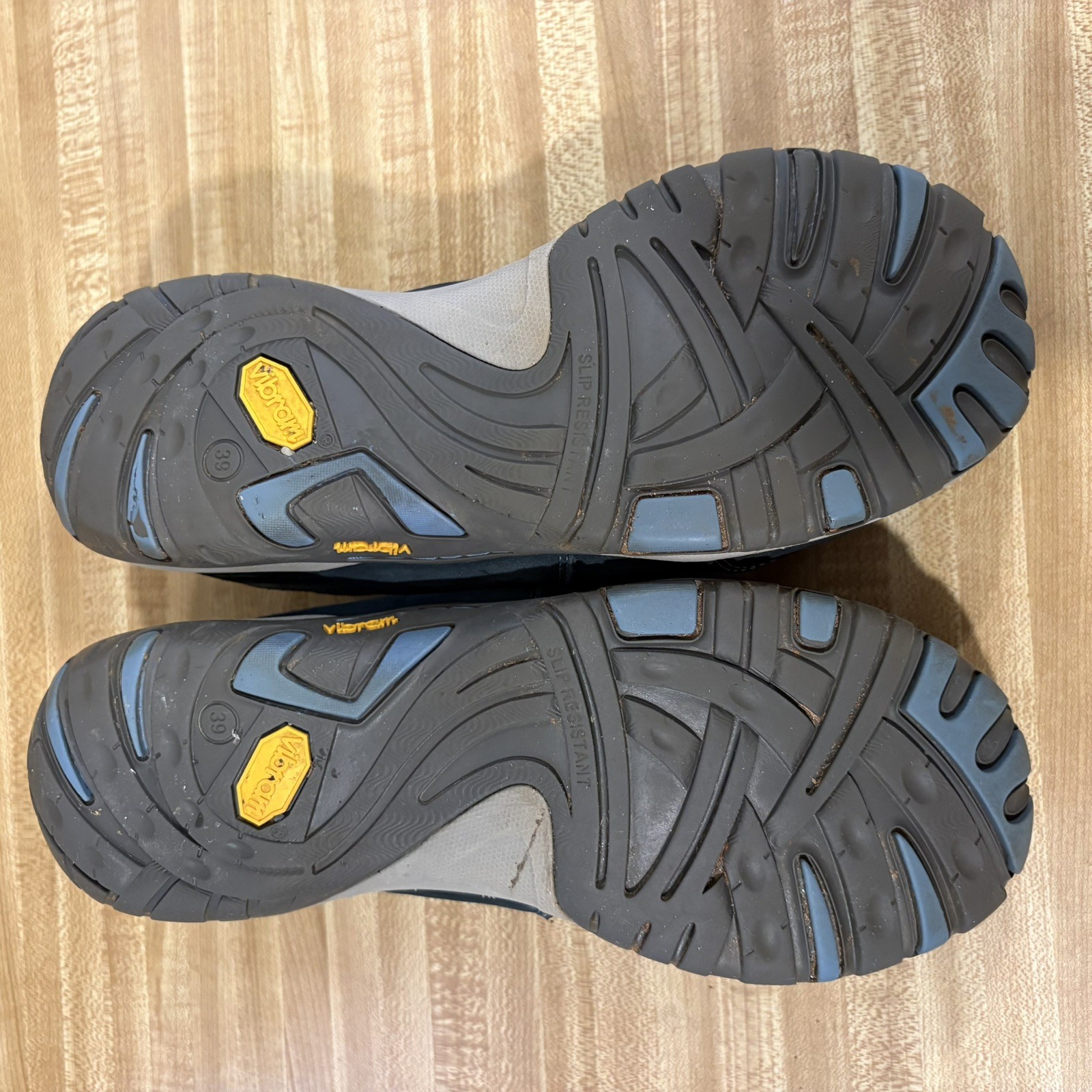 DANSKO Paisley Navy Womens Shoe Size 39(W8.5-9) VIBRAM Waterproof Slip Resistant