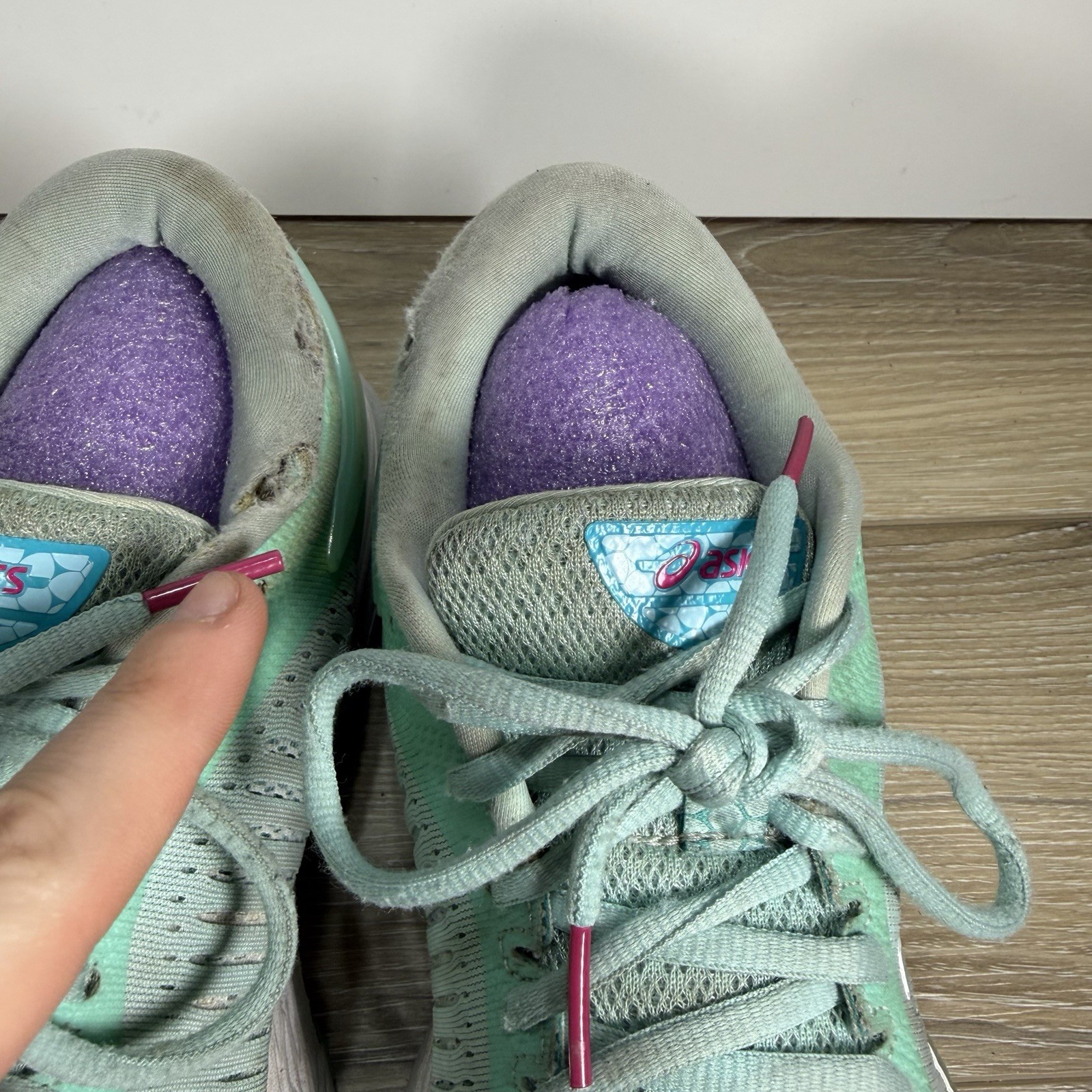 ASICS Women’s GEL-KAYANO 25 Icy Morning Sea Glass Shoes 1012A026 Size 10