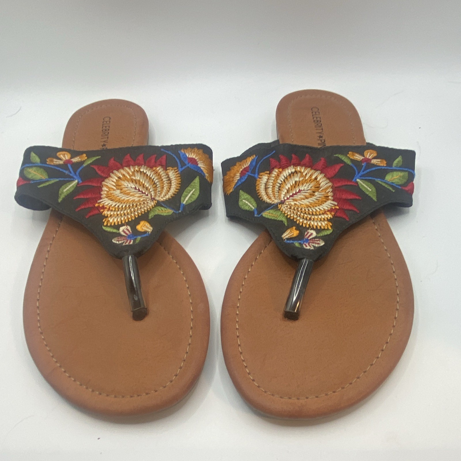 Celebrity Pink Women’s Black Embroidered Floral Leather Thong Sandals 6.5