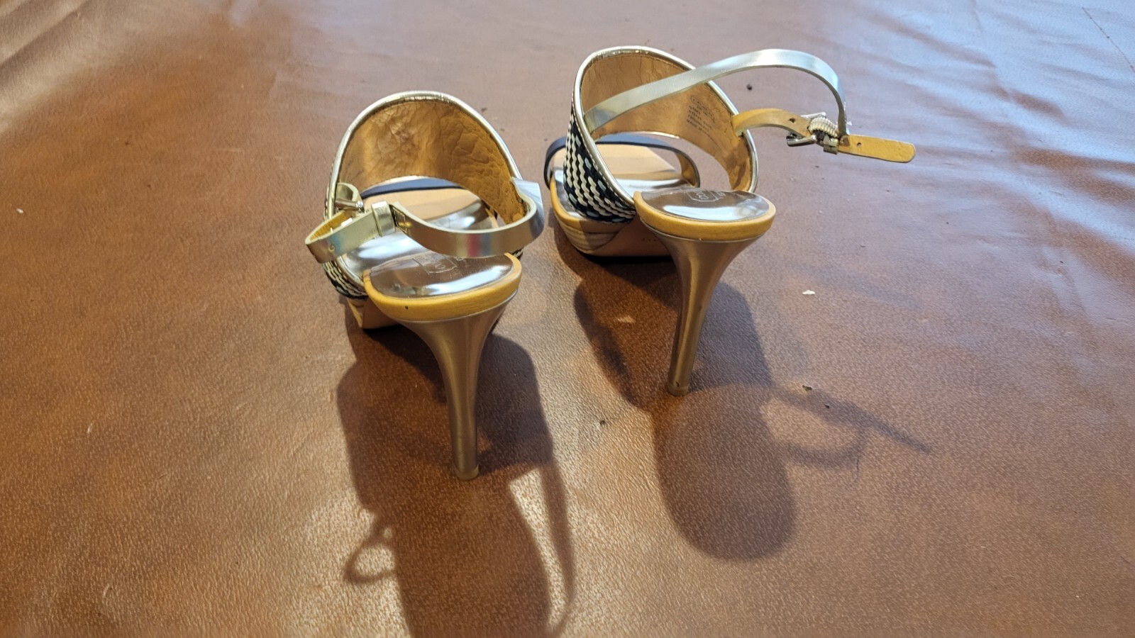 Coach Steffi Blue Tan And Silver Slingback sandal Pump SZ 9.5 4″ HEEL, EUC!