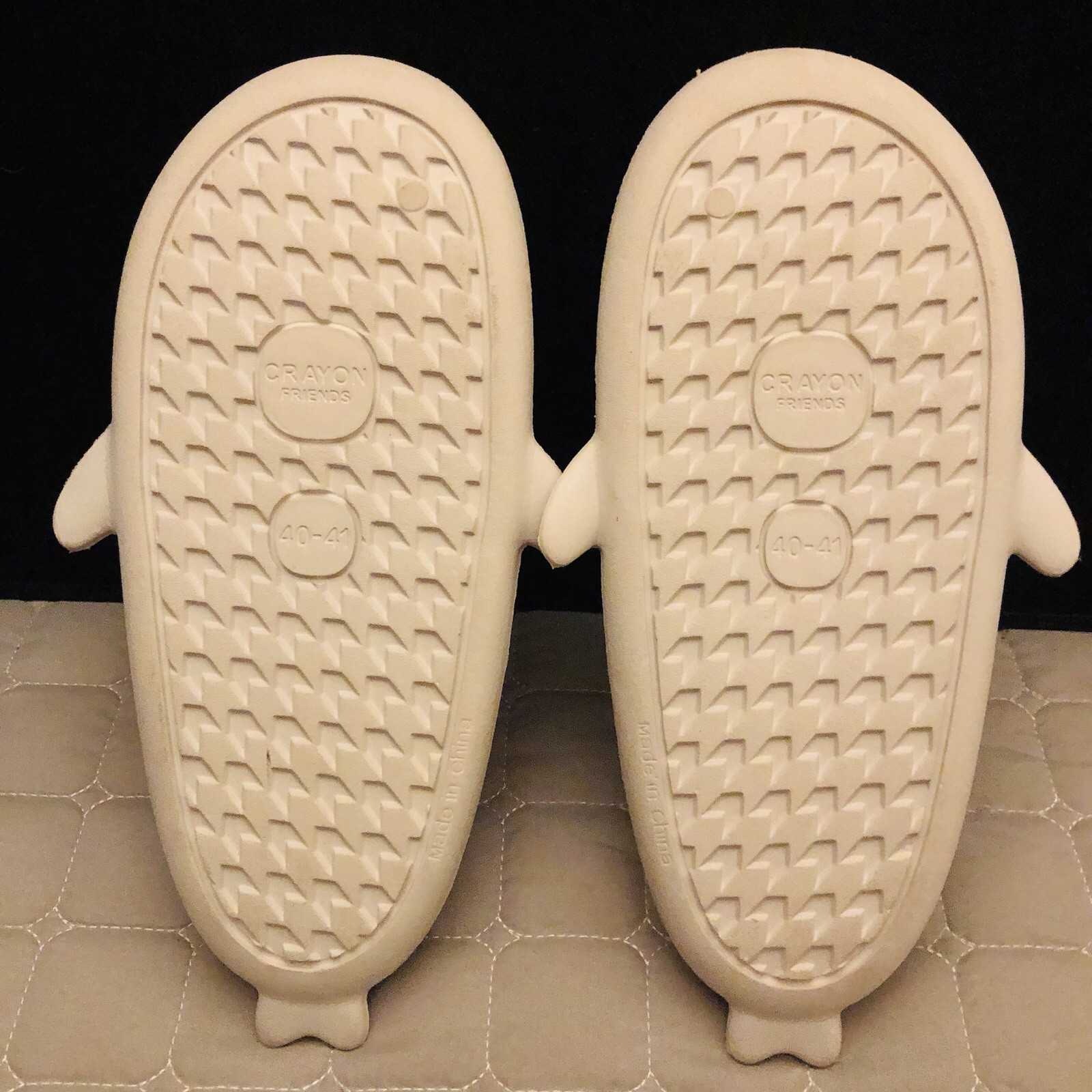 CRAYON FRIENDS SUMMER SHARK SLIPPERS SOFT NON-SLIP SHOWER WATER SLIDES 40-41