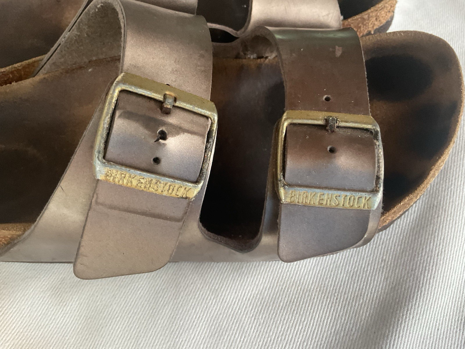 BIRKENSTOCK Wmn ARIZONA 2 Strap SLIDE SANDALS Metallic Bronze Size 38 (7)