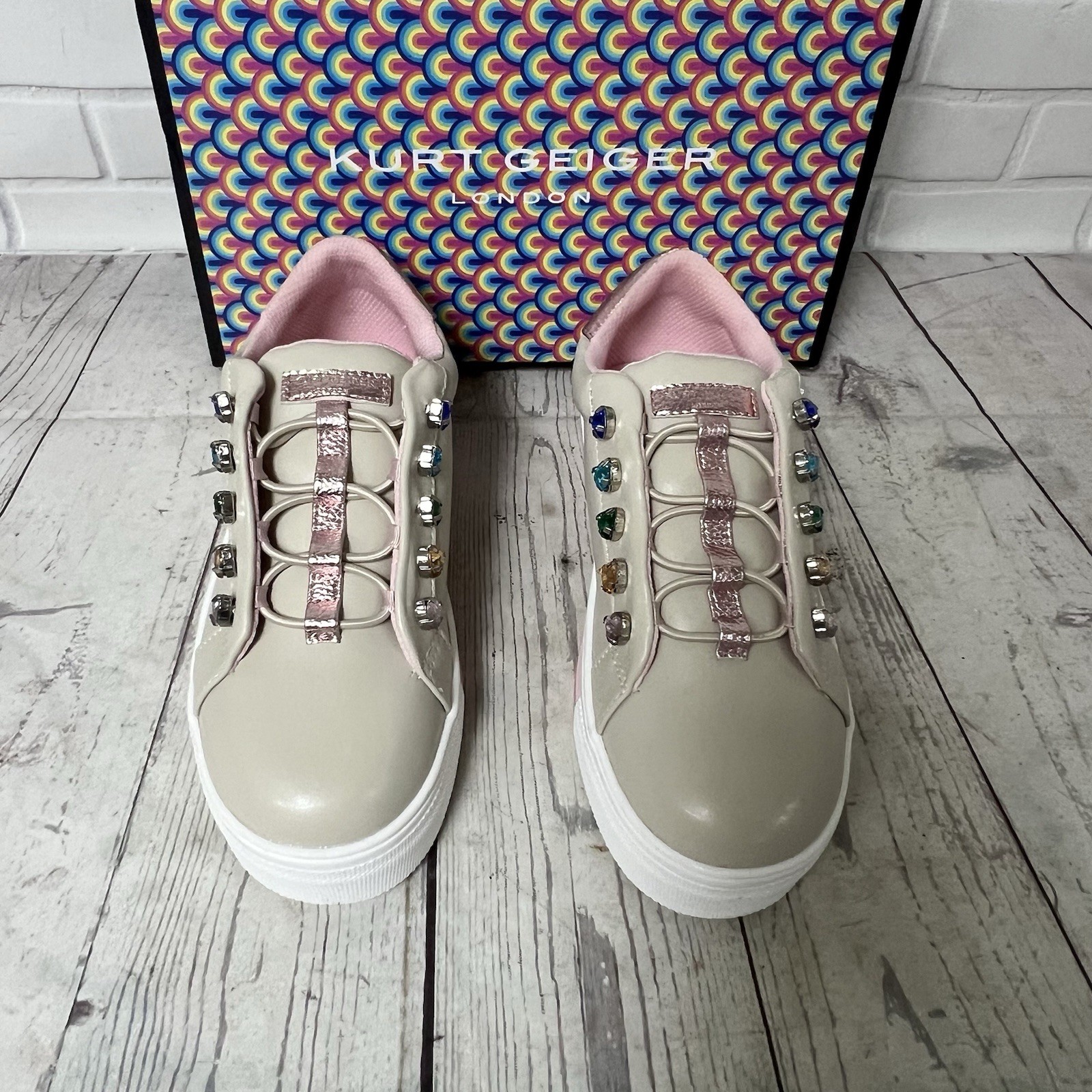 Kurt Geiger Mini Liviah Sz 4 Girl Beige Leather Multicolor Heart Crystal Accents