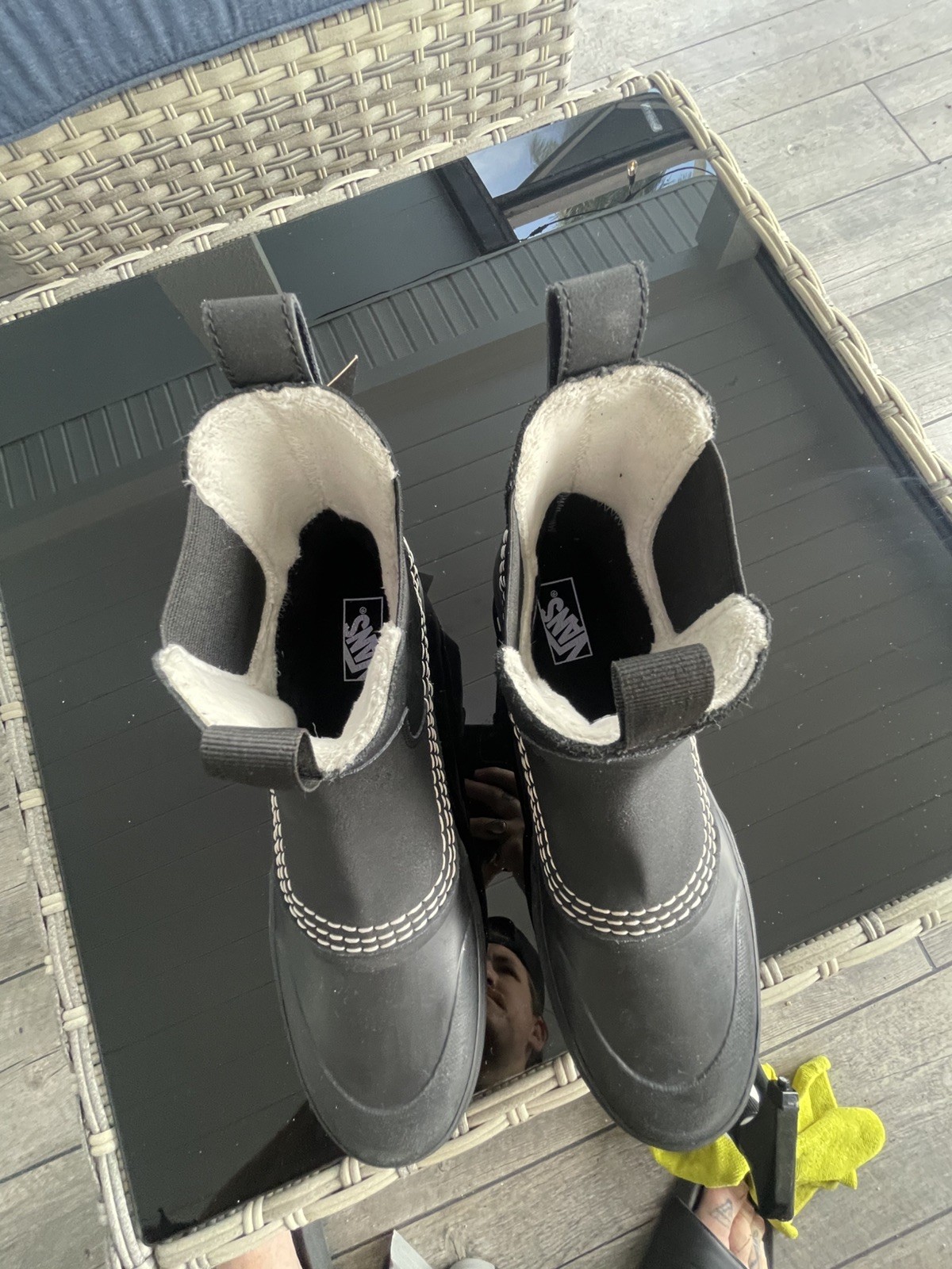 Standard Mid Chelsea Snow MTE Black/Bone Slip On Boots size 10/10.5